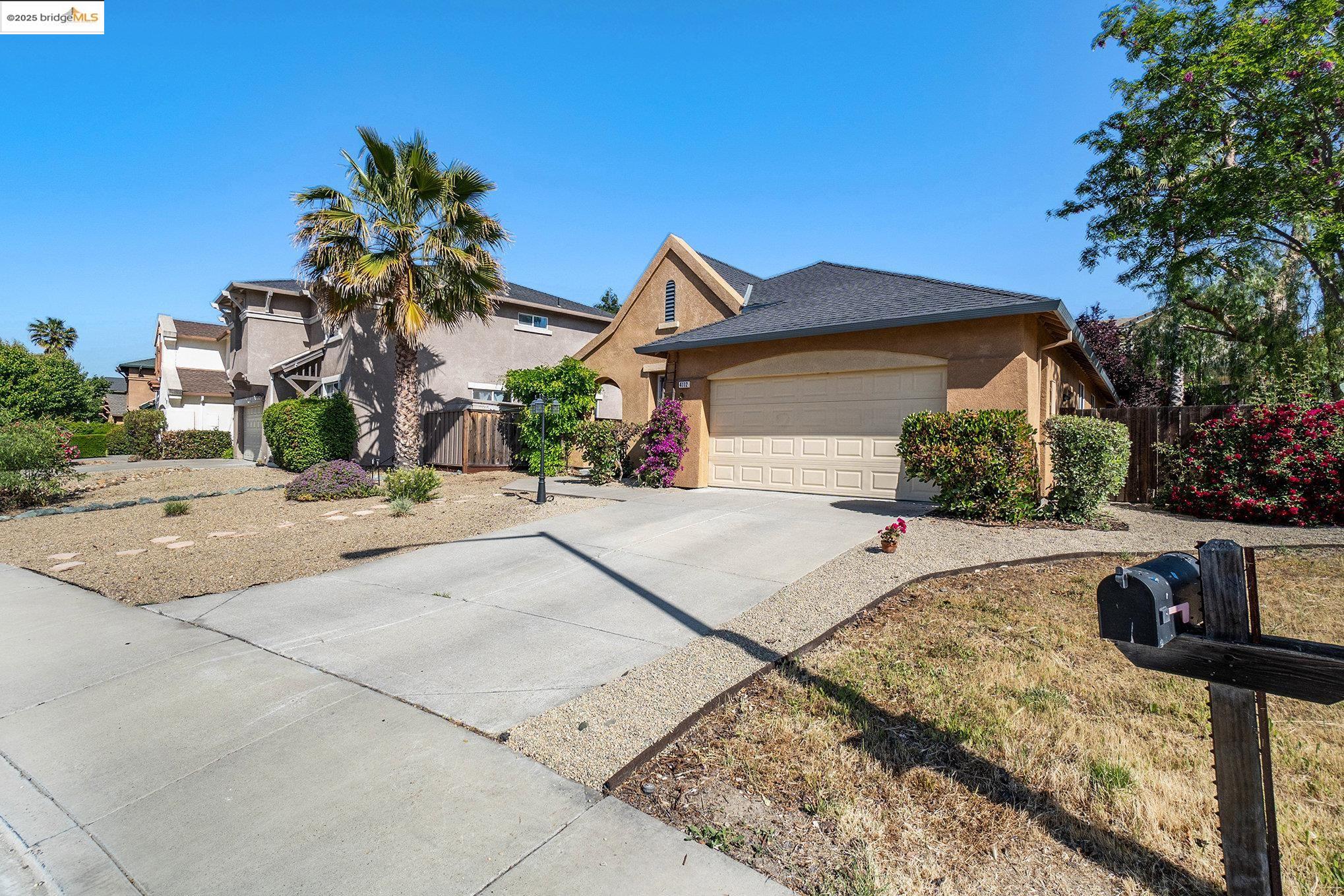 Detail Gallery Image 3 of 33 For 4112 Montgomery Hill Dr, Antioch,  CA 94531 - 3 Beds | 2 Baths