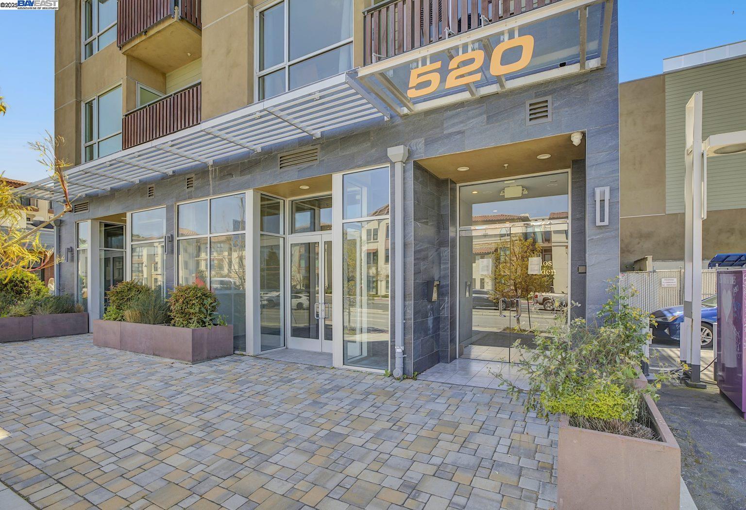 Detail Gallery Image 1 of 25 For 520 El Camino Real #307,  San Carlos,  CA 94070 - 2 Beds | 2 Baths
