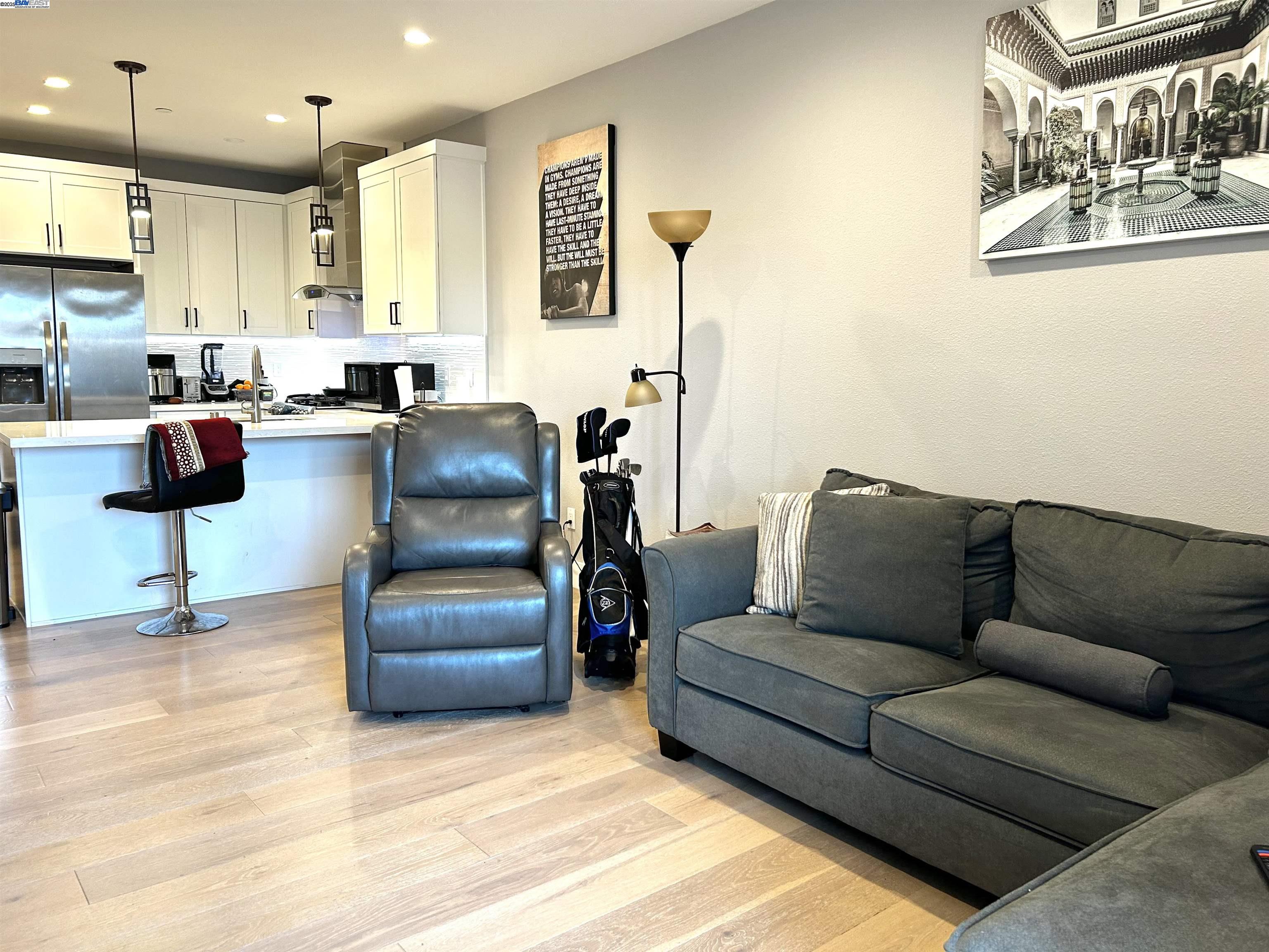 Detail Gallery Image 5 of 25 For 520 El Camino Real #307,  San Carlos,  CA 94070 - 2 Beds | 2 Baths