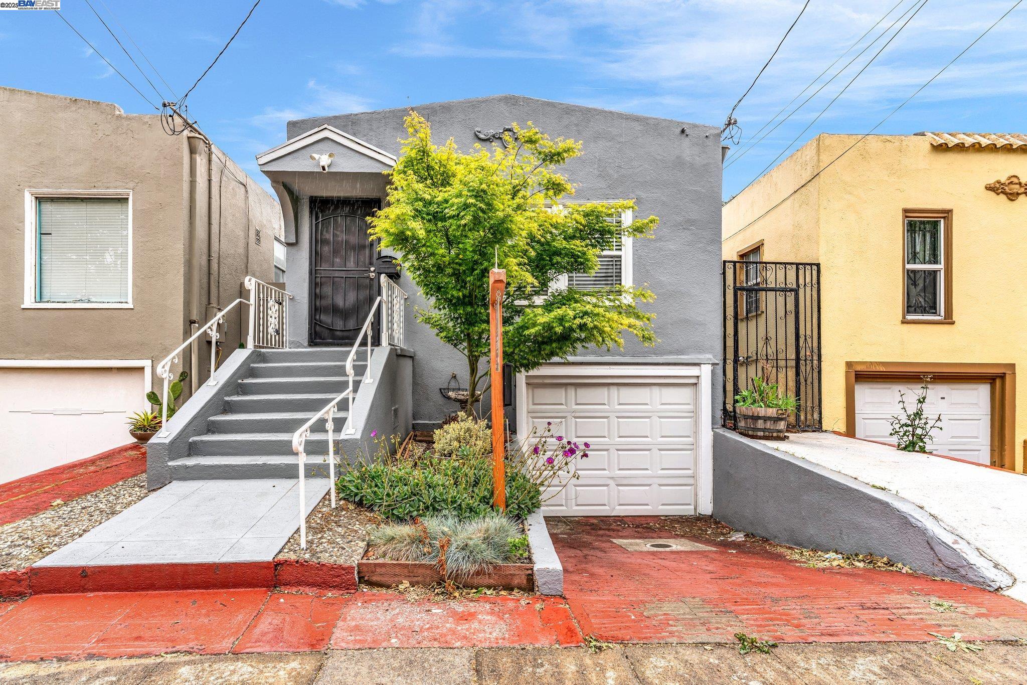 Detail Gallery Image 1 of 1 For 1752 100th Ave, Oakland,  CA 94603 - 1 Beds | 1 Baths