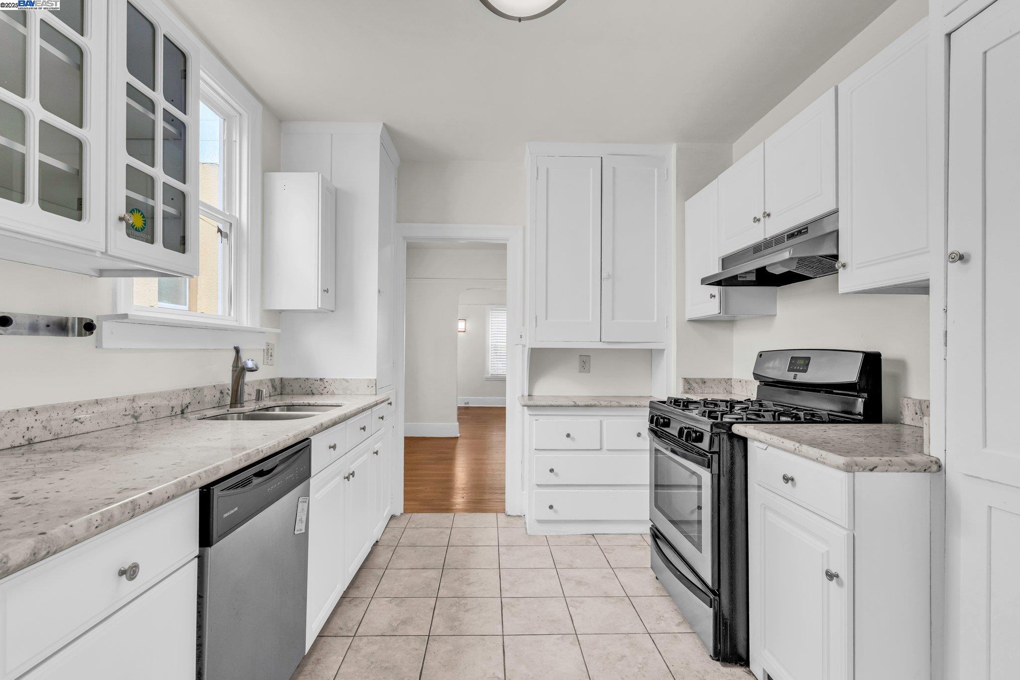 Detail Gallery Image 15 of 33 For 1752 100th Ave, Oakland,  CA 94603 - 1 Beds | 1 Baths