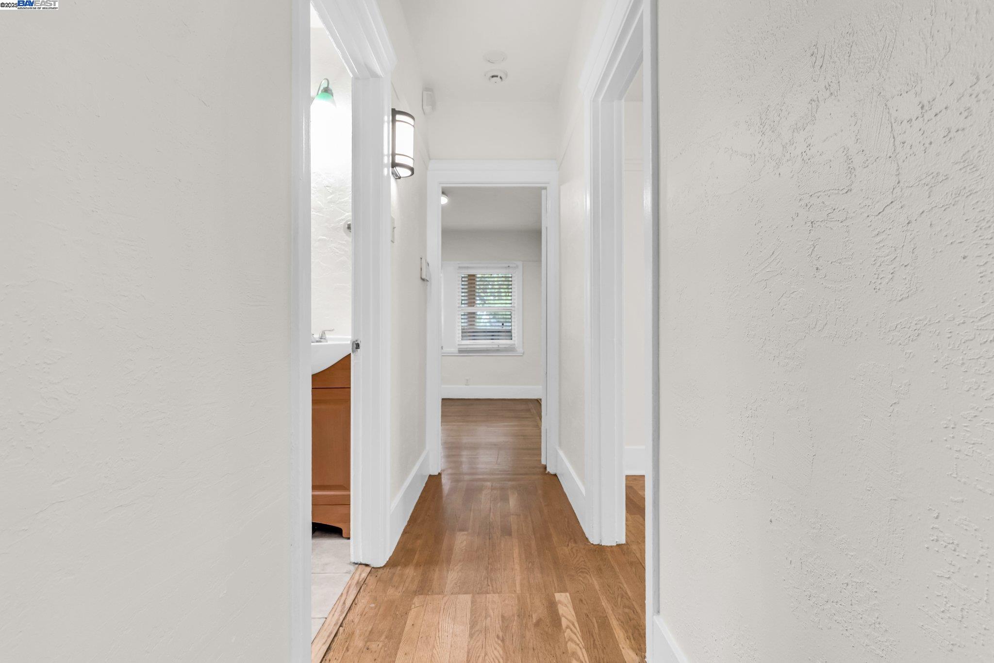 Detail Gallery Image 17 of 33 For 1752 100th Ave, Oakland,  CA 94603 - 1 Beds | 1 Baths