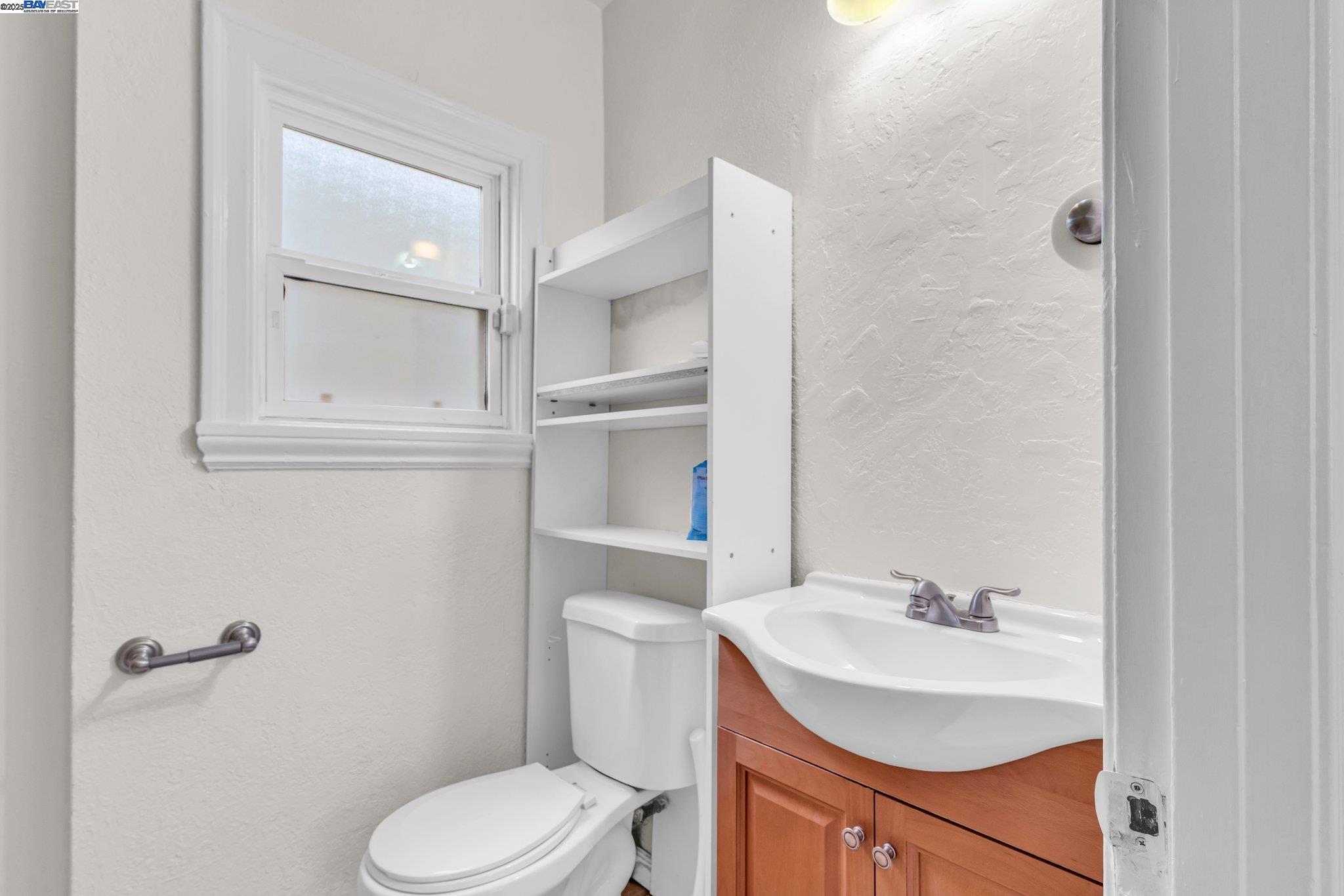 Detail Gallery Image 19 of 33 For 1752 100th Ave, Oakland,  CA 94603 - 1 Beds | 1 Baths