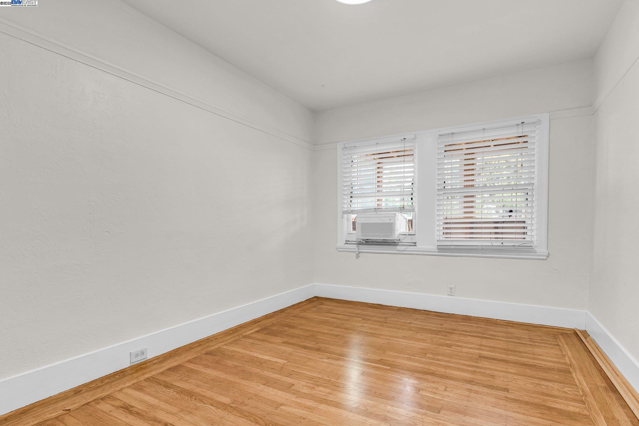 Detail Gallery Image 20 of 33 For 1752 100th Ave, Oakland,  CA 94603 - 1 Beds | 1 Baths