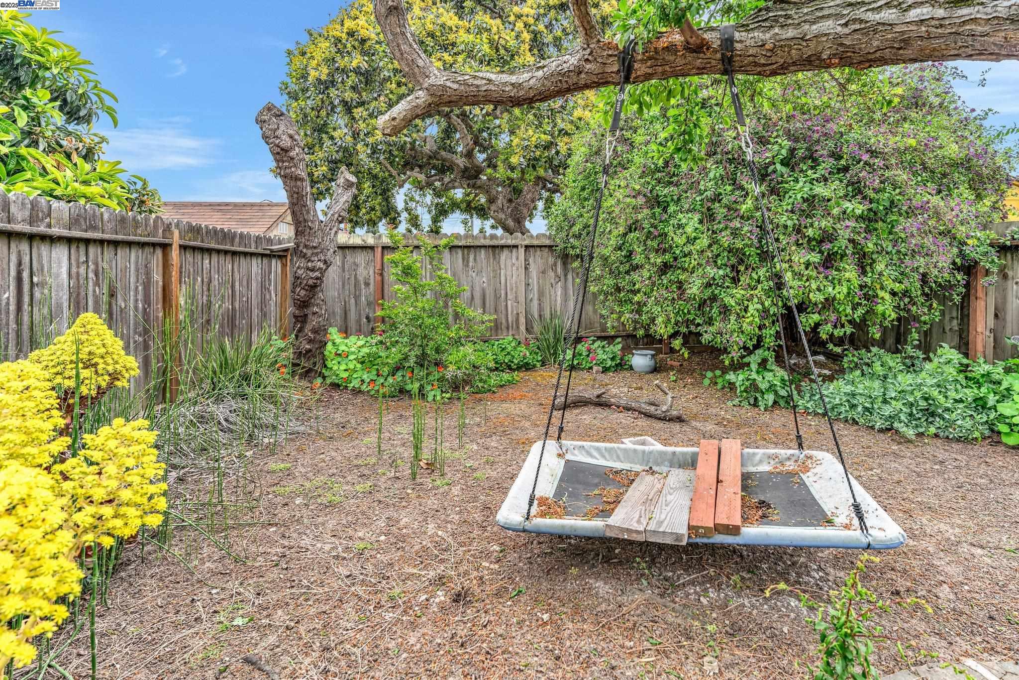 Detail Gallery Image 28 of 33 For 1752 100th Ave, Oakland,  CA 94603 - 1 Beds | 1 Baths