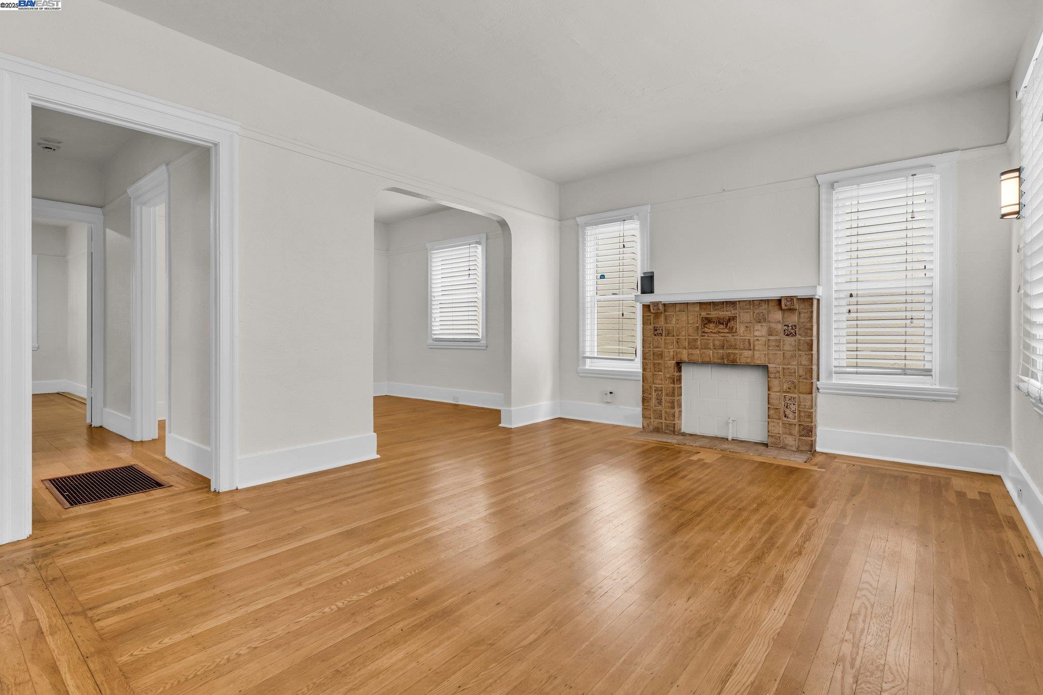 Detail Gallery Image 4 of 33 For 1752 100th Ave, Oakland,  CA 94603 - 1 Beds | 1 Baths