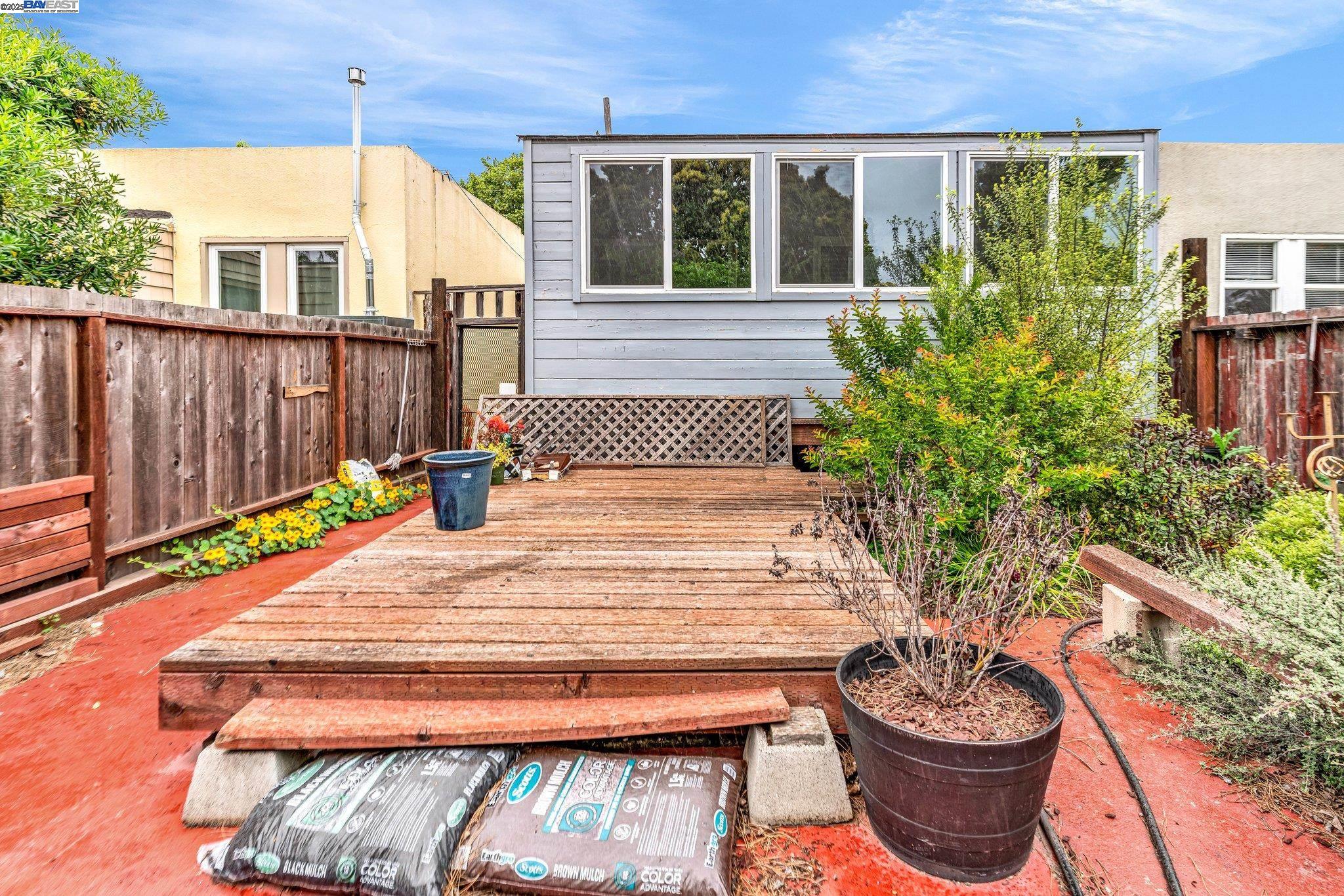 Detail Gallery Image 31 of 33 For 1752 100th Ave, Oakland,  CA 94603 - 1 Beds | 1 Baths
