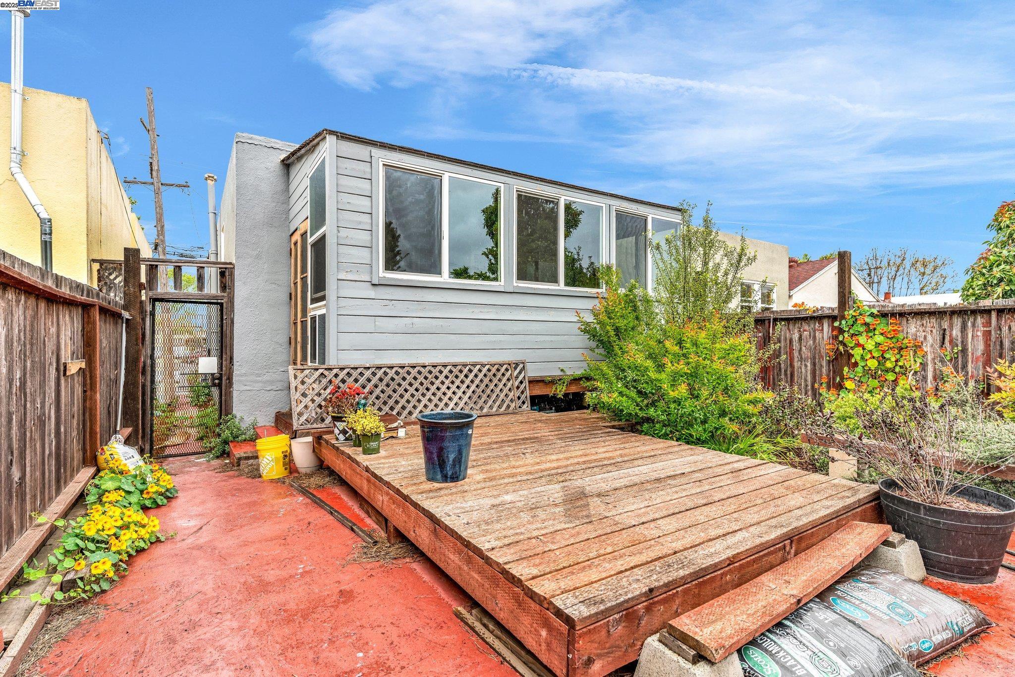 Detail Gallery Image 32 of 33 For 1752 100th Ave, Oakland,  CA 94603 - 1 Beds | 1 Baths