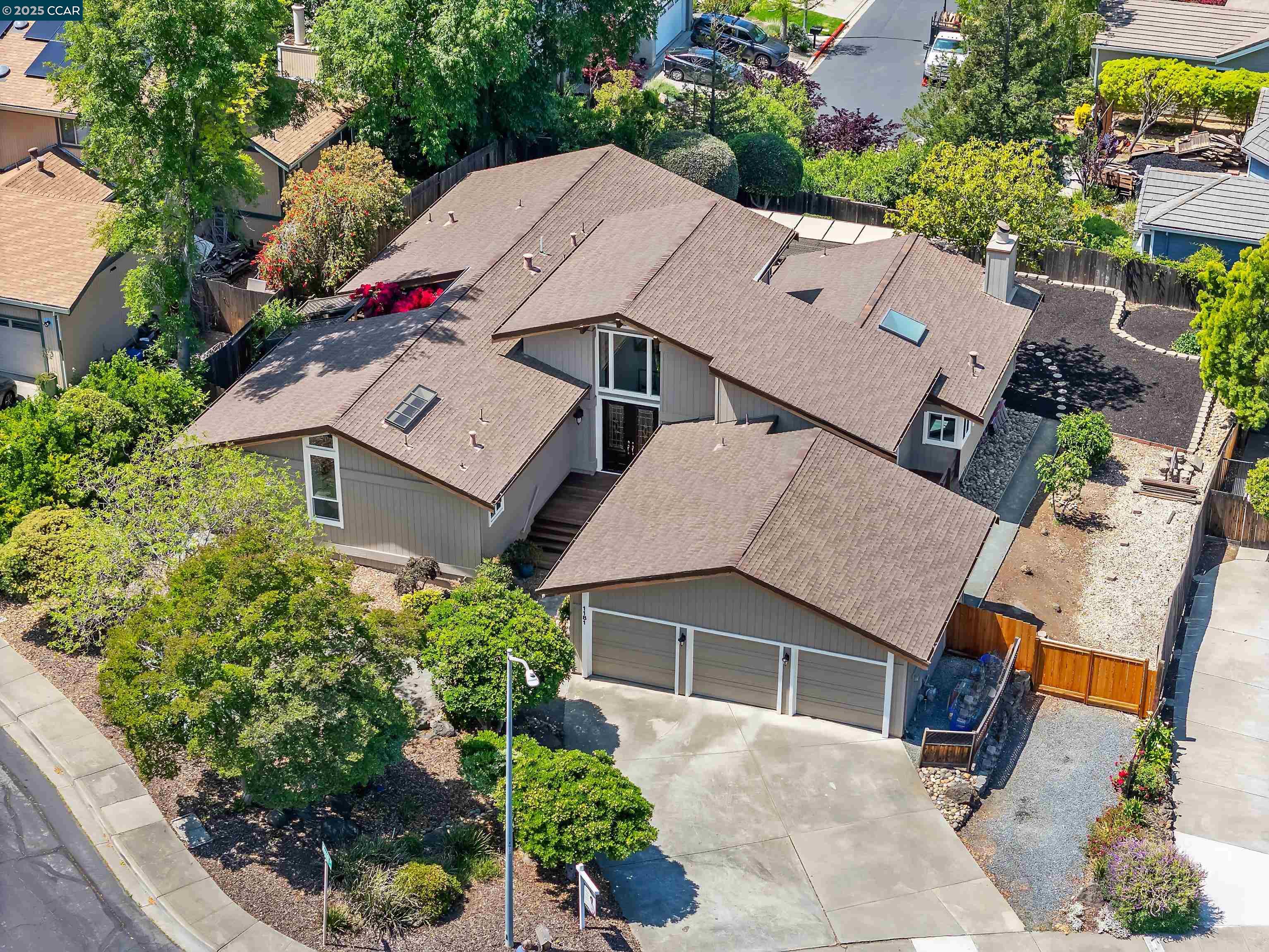 Detail Gallery Image 2 of 34 For 1181 Blue Lake Way, Concord,  CA 94521 - 4 Beds | 3 Baths