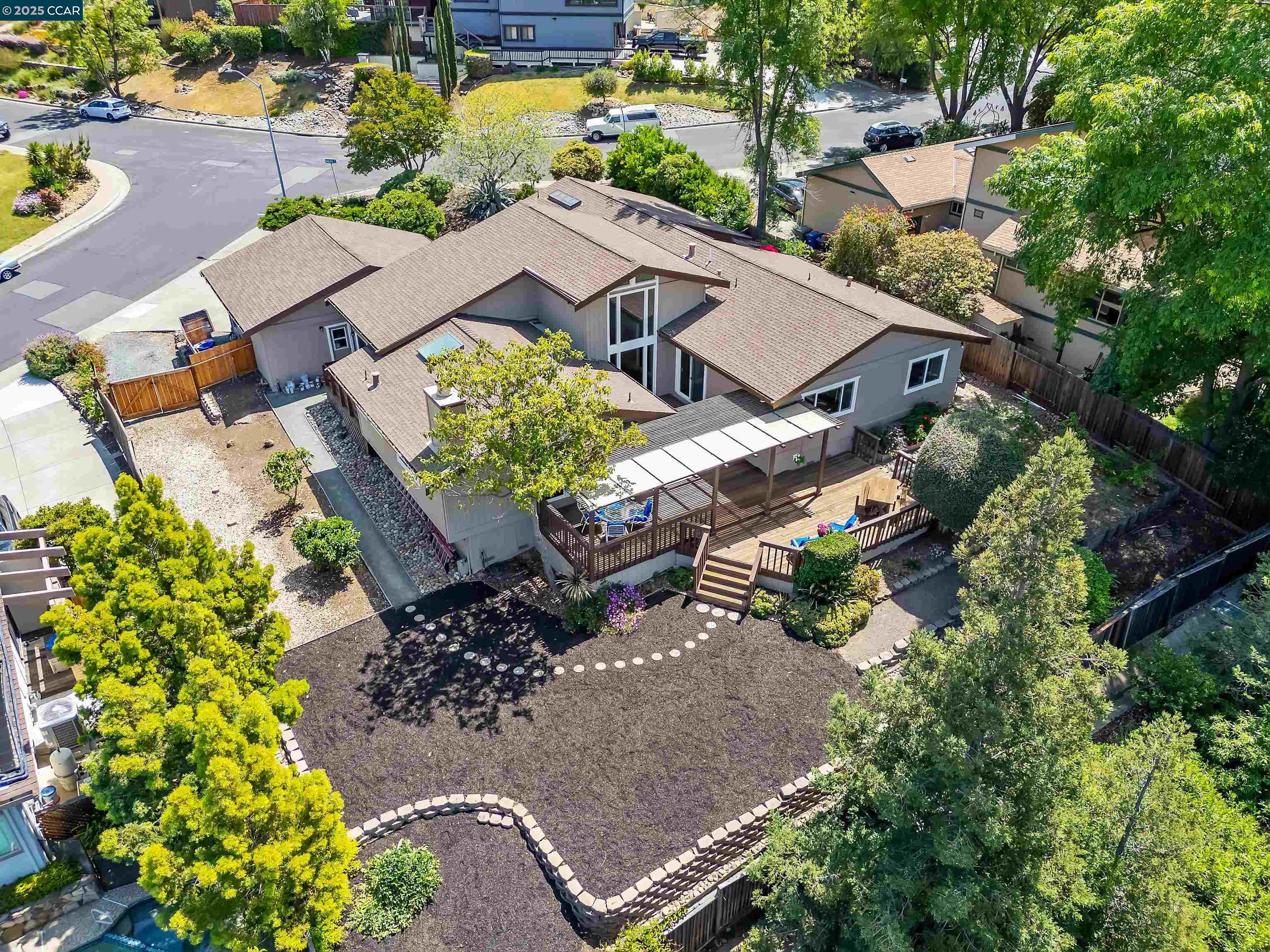 Detail Gallery Image 3 of 34 For 1181 Blue Lake Way, Concord,  CA 94521 - 4 Beds | 3 Baths