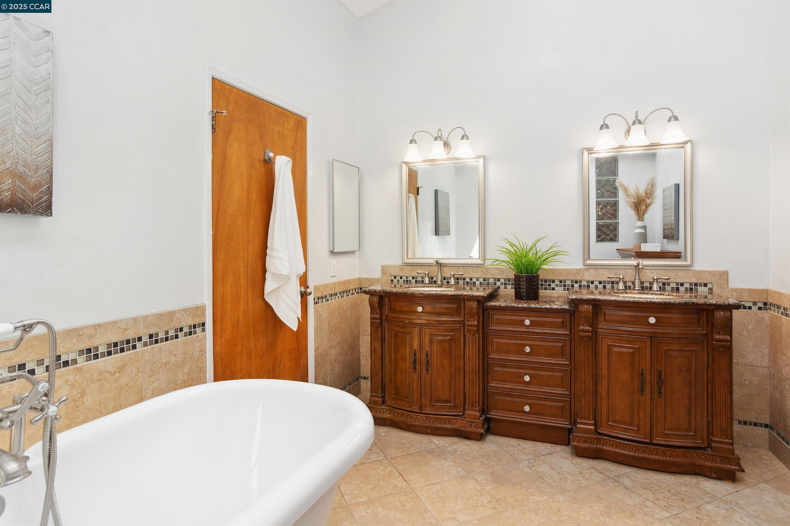 Detail Gallery Image 23 of 34 For 1181 Blue Lake Way, Concord,  CA 94521 - 4 Beds | 3 Baths