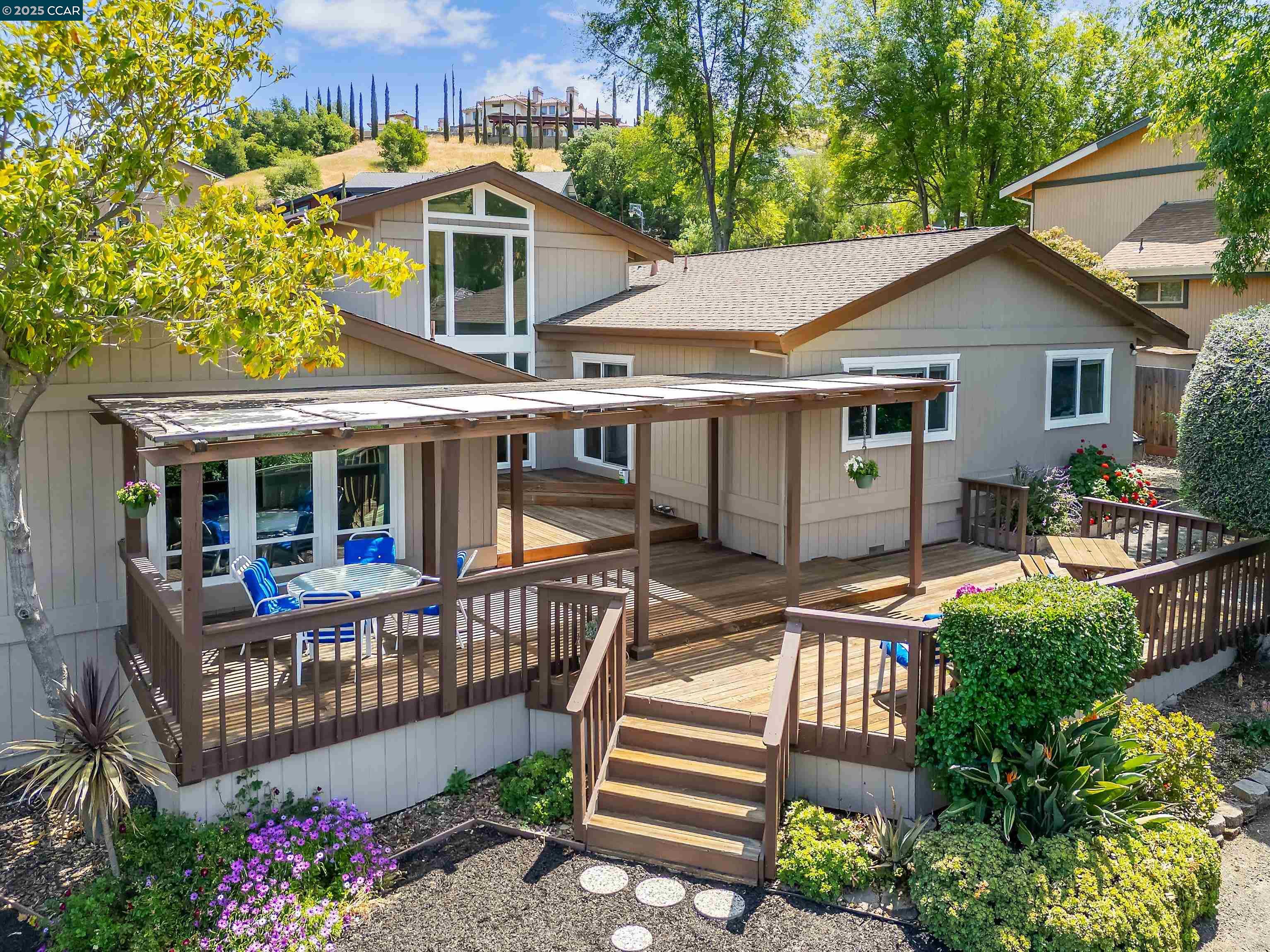 Detail Gallery Image 31 of 34 For 1181 Blue Lake Way, Concord,  CA 94521 - 4 Beds | 3 Baths