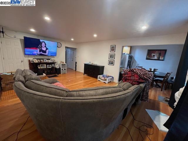 Detail Gallery Image 6 of 9 For 1827-1829 Alemany Blvd., San Francisco,  CA 94112 - – Beds | – Baths