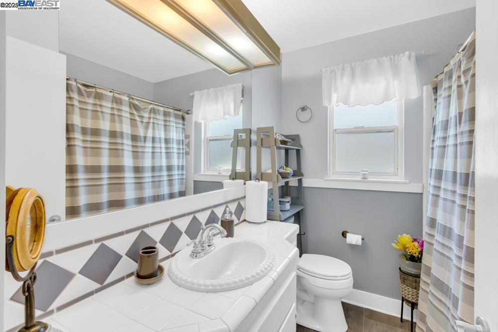 Detail Gallery Image 16 of 35 For 4705 B Pkwy, Sacramento,  CA 95823 - 3 Beds | 2 Baths