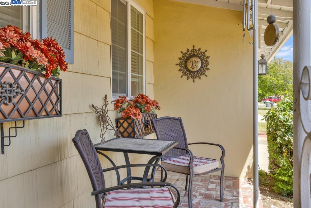 Detail Gallery Image 3 of 35 For 4705 B Pkwy, Sacramento,  CA 95823 - 3 Beds | 2 Baths