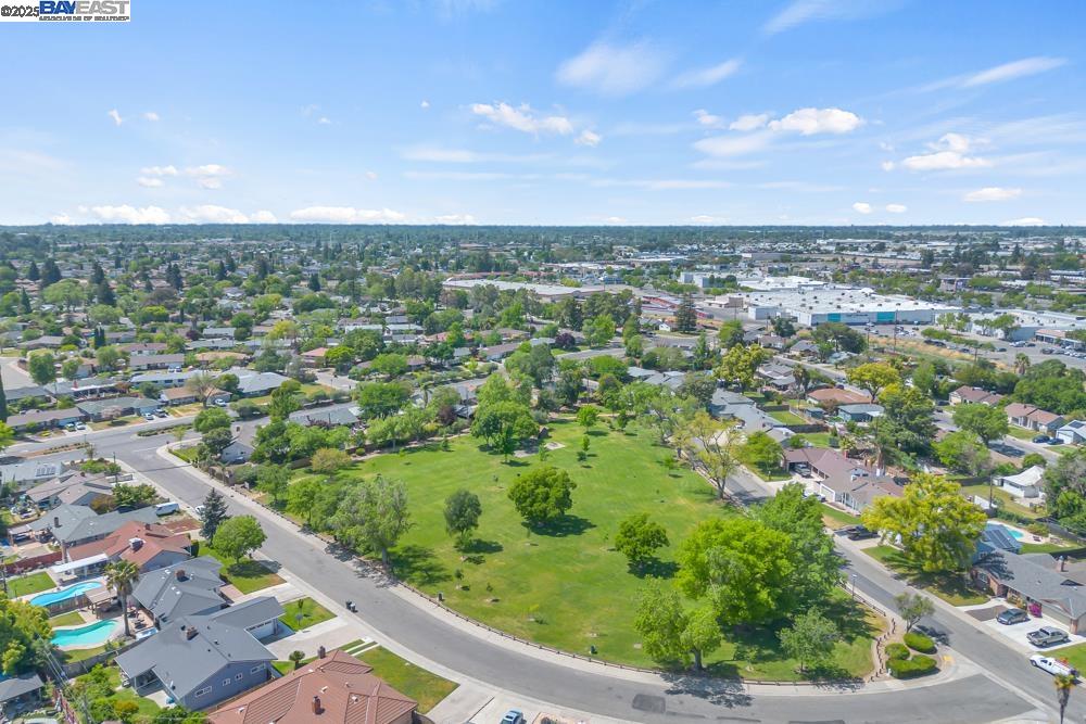 Detail Gallery Image 31 of 35 For 4705 B Pkwy, Sacramento,  CA 95823 - 3 Beds | 2 Baths
