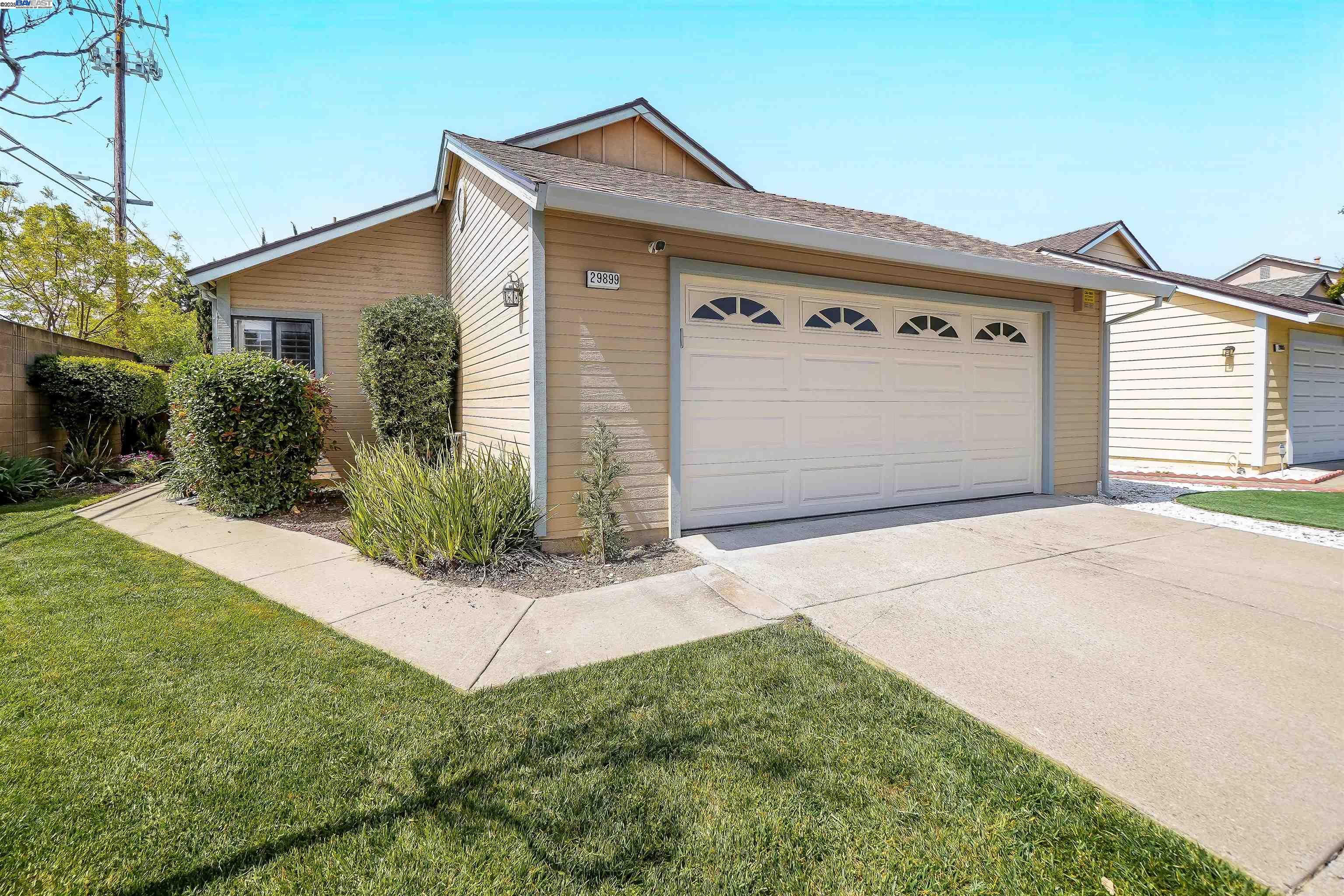 Detail Gallery Image 1 of 30 For 29899 Taylor Ave, Hayward,  CA 94544 - 3 Beds | 2 Baths