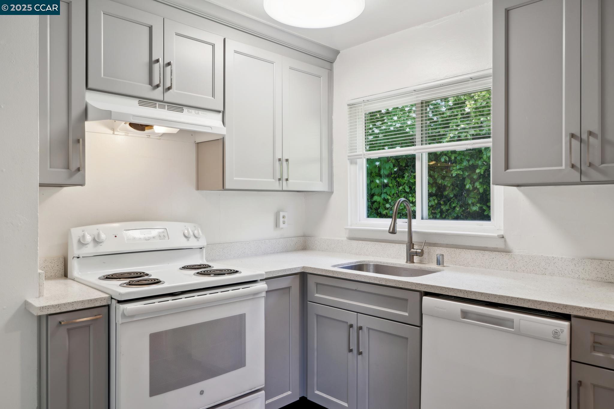 Detail Gallery Image 7 of 60 For 83-87 Palana Court, Walnut Creek,  CA 94595 - 4 Beds | 2 Baths