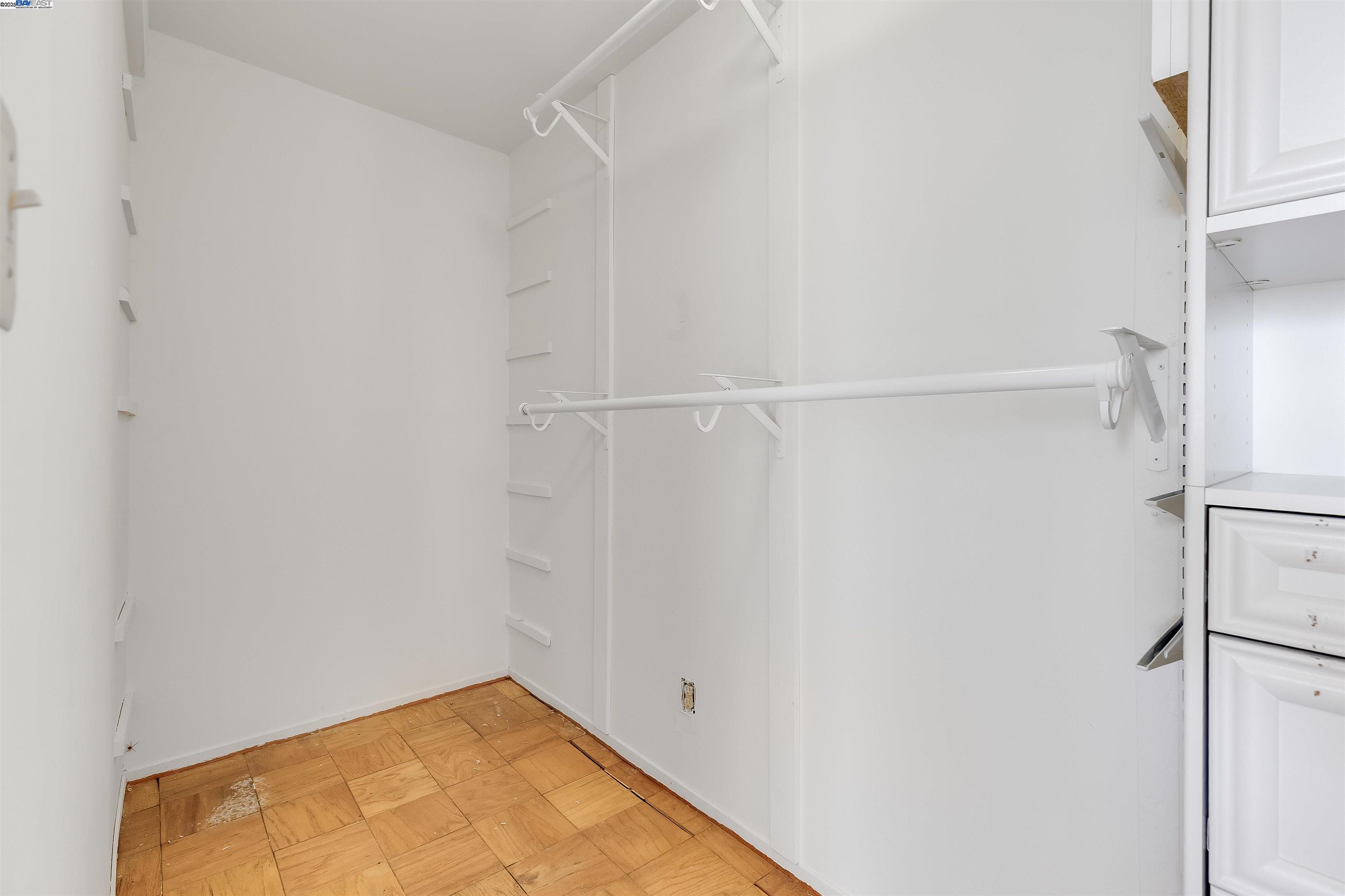 property-img