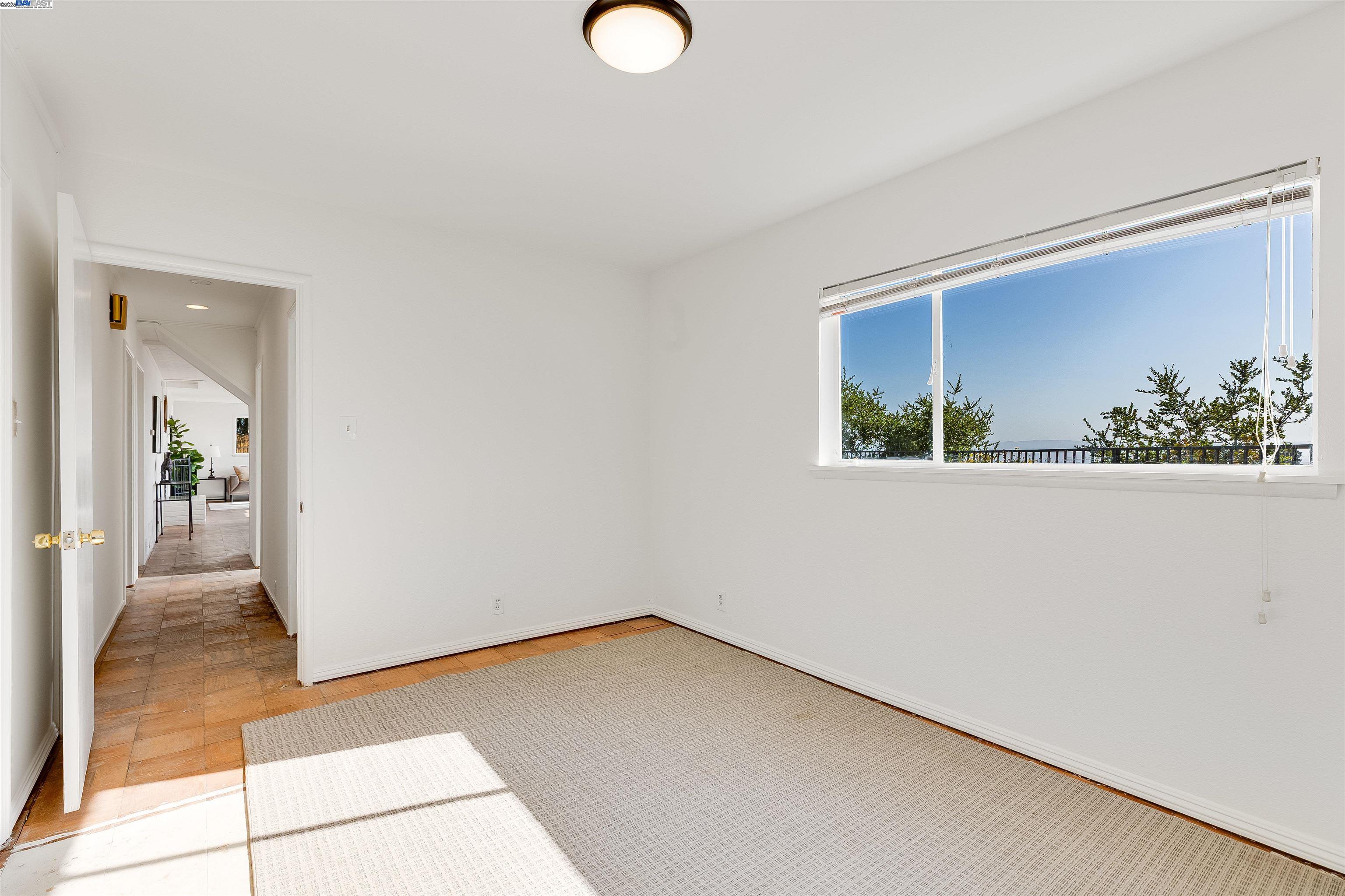 property-img