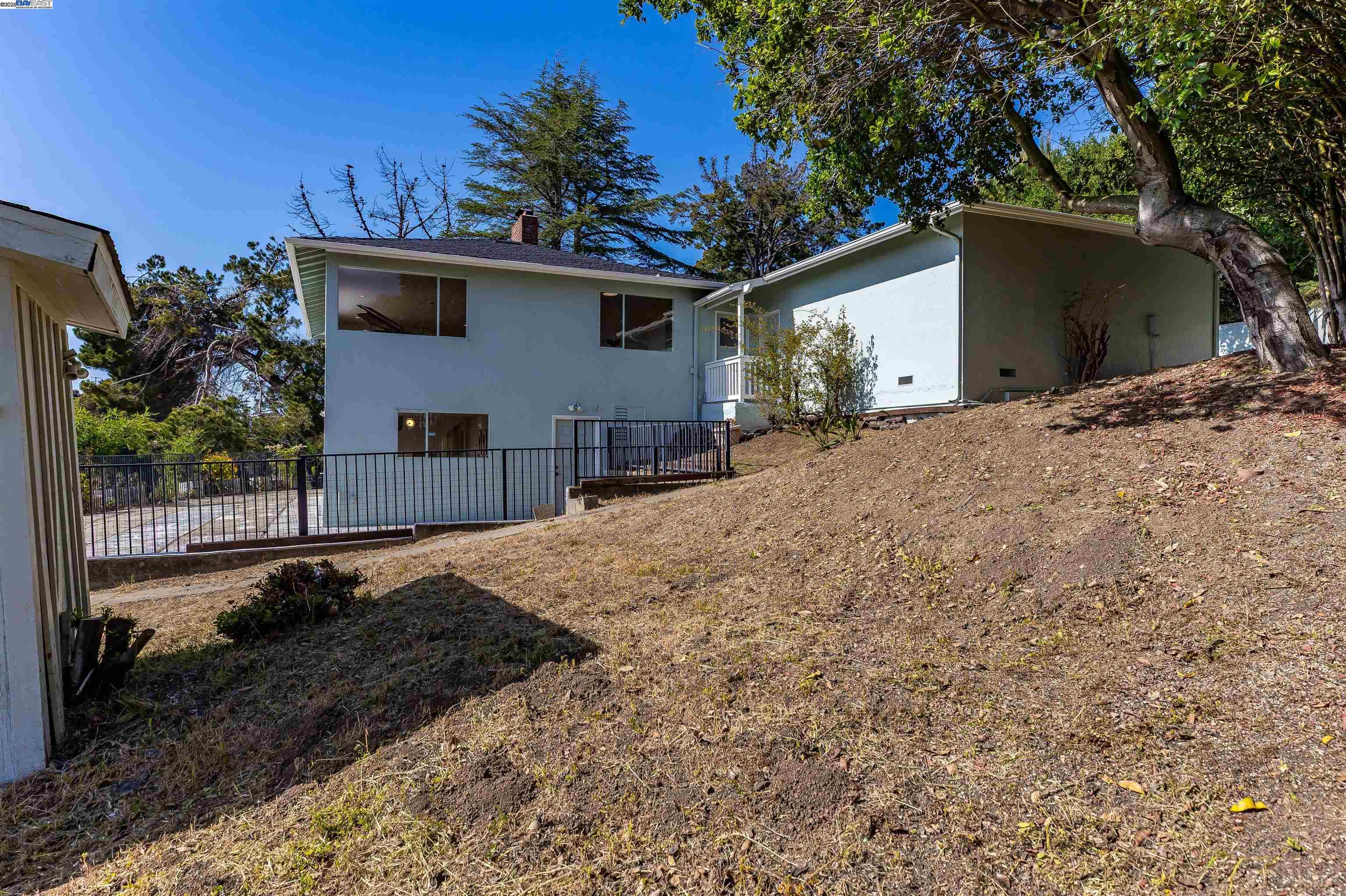 property-img