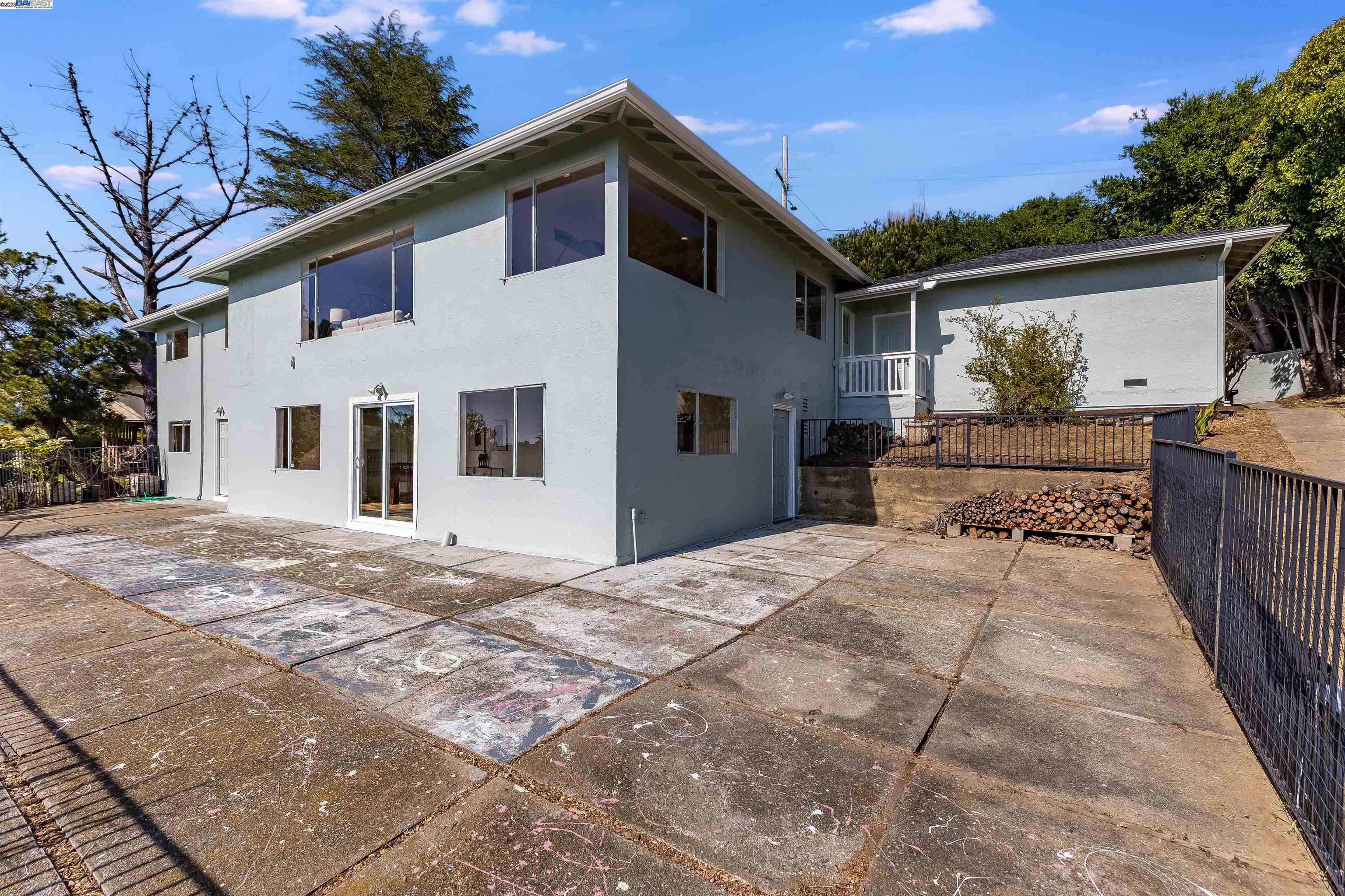 property-img