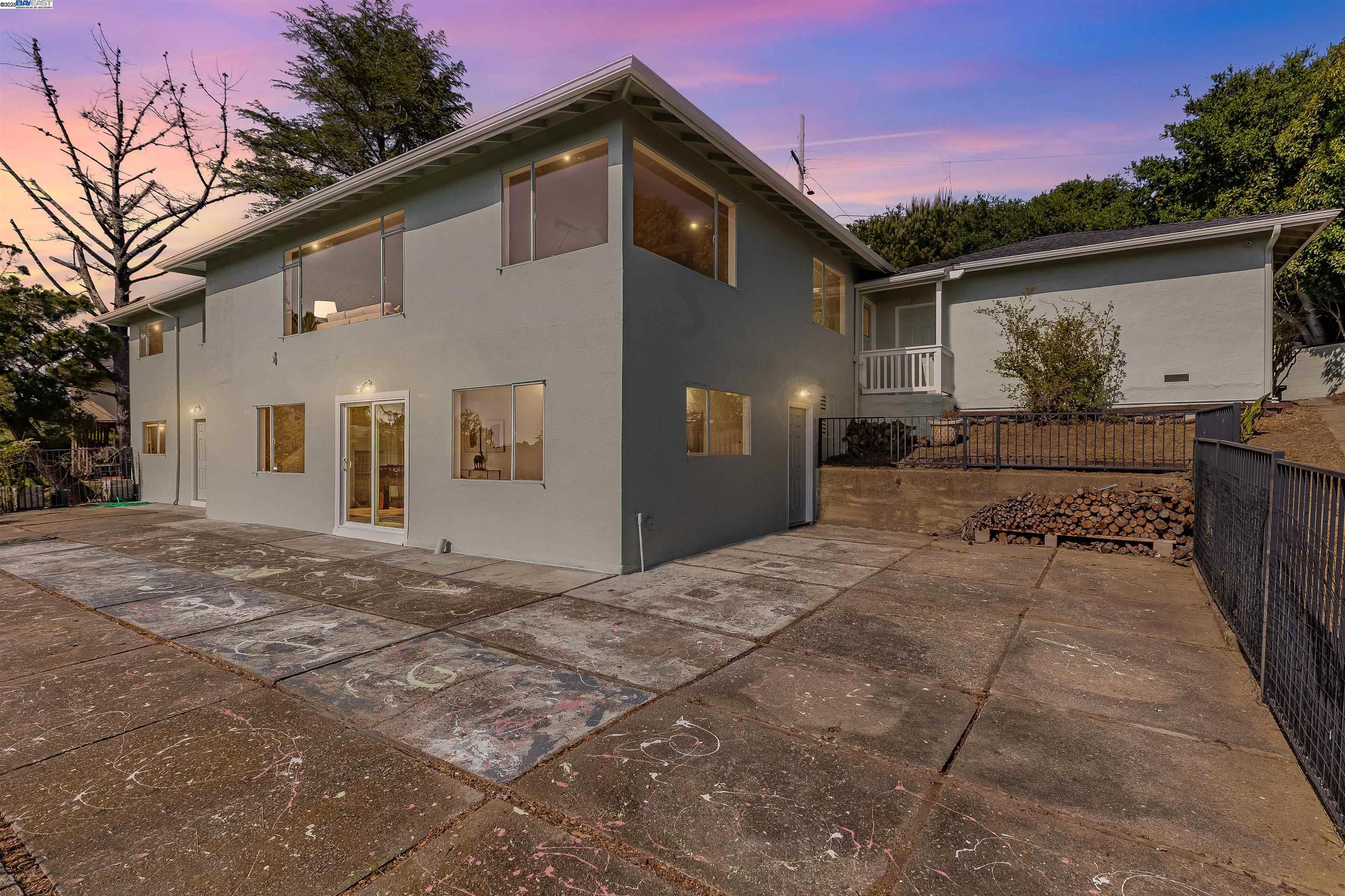 property-img