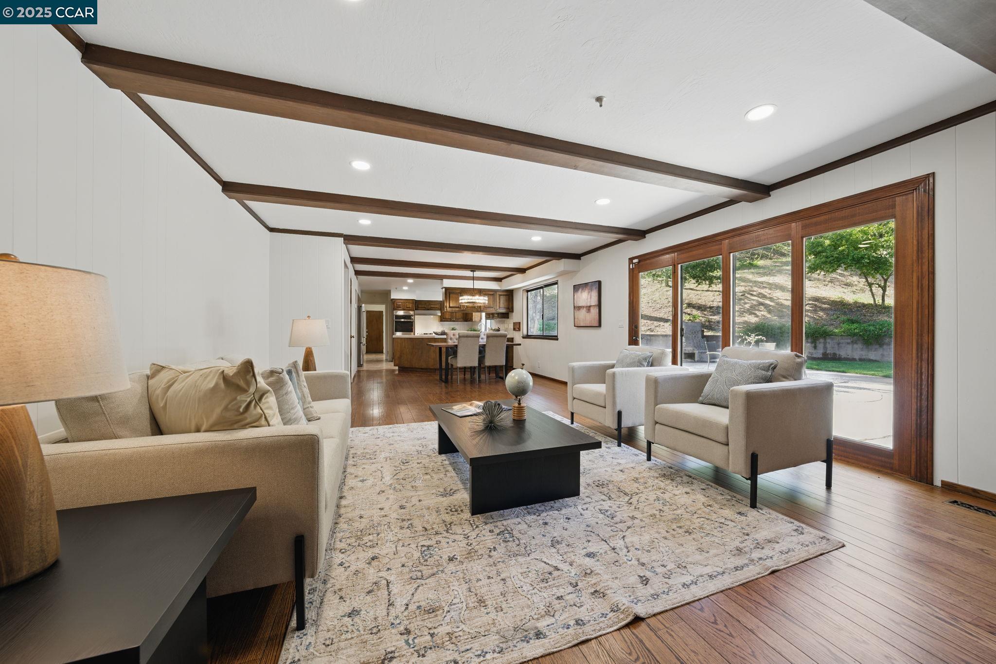 Detail Gallery Image 16 of 60 For 3938 Los Arabis Dr, Lafayette,  CA 94549 - 4 Beds | 4 Baths