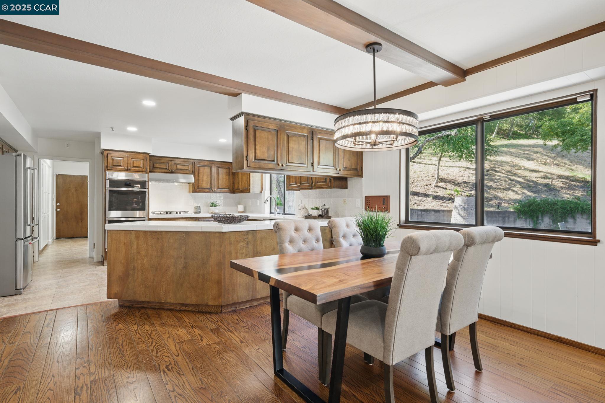 Detail Gallery Image 17 of 60 For 3938 Los Arabis Dr, Lafayette,  CA 94549 - 4 Beds | 4 Baths