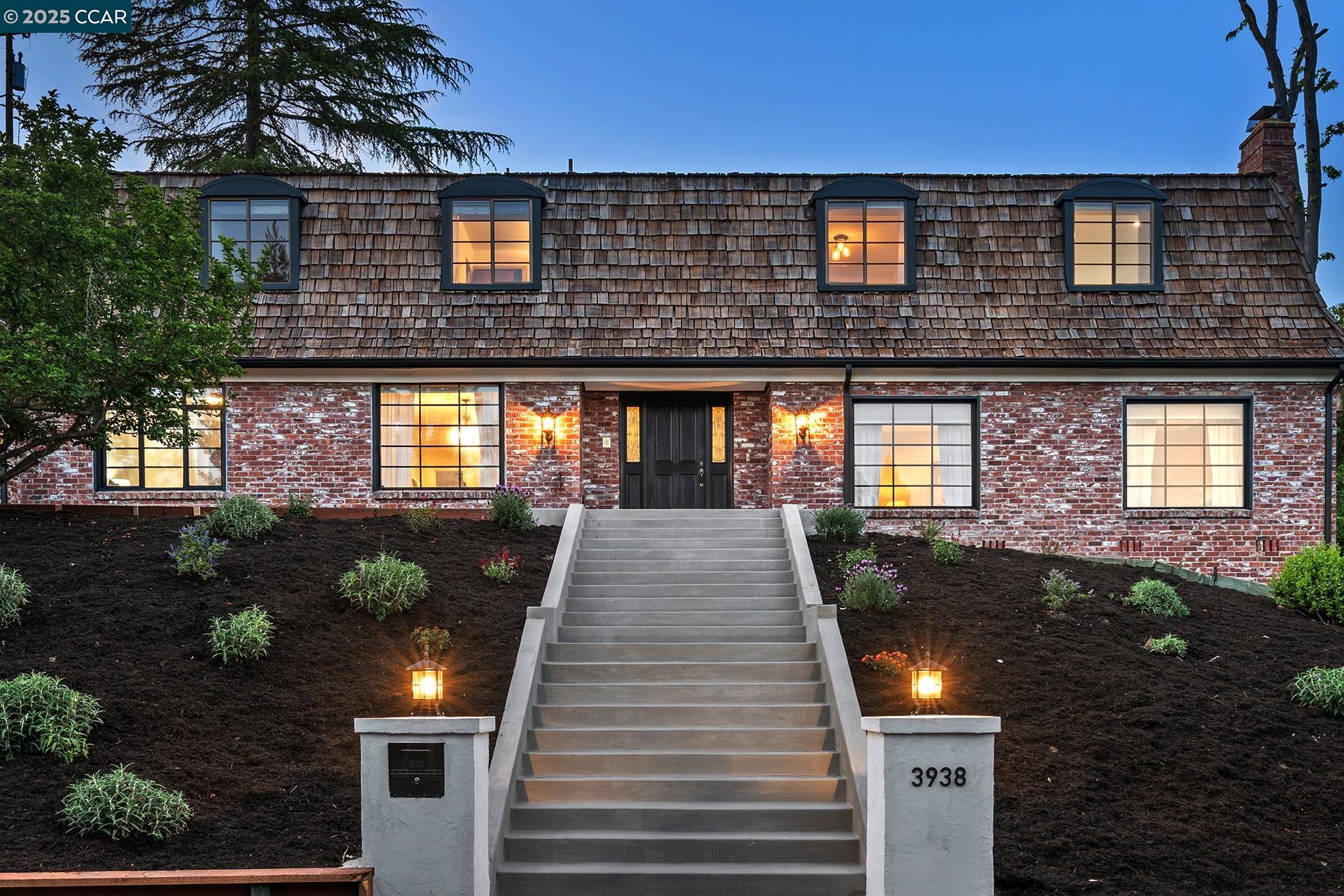 Detail Gallery Image 3 of 60 For 3938 Los Arabis Dr, Lafayette,  CA 94549 - 4 Beds | 4 Baths