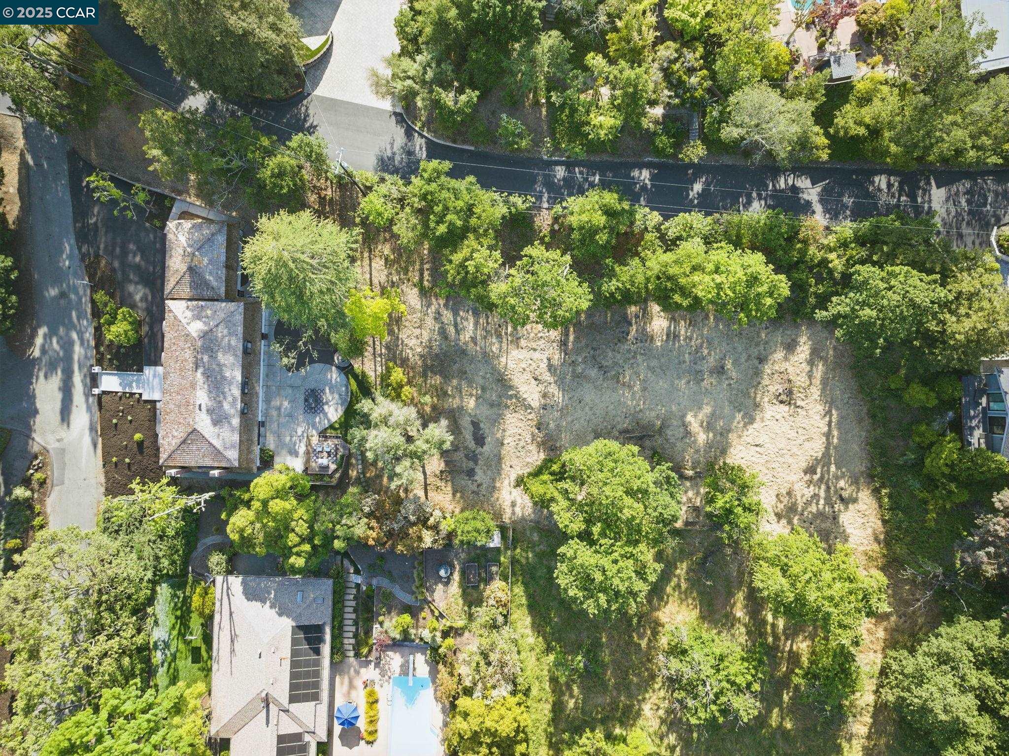 Detail Gallery Image 7 of 60 For 3938 Los Arabis Dr, Lafayette,  CA 94549 - 4 Beds | 4 Baths