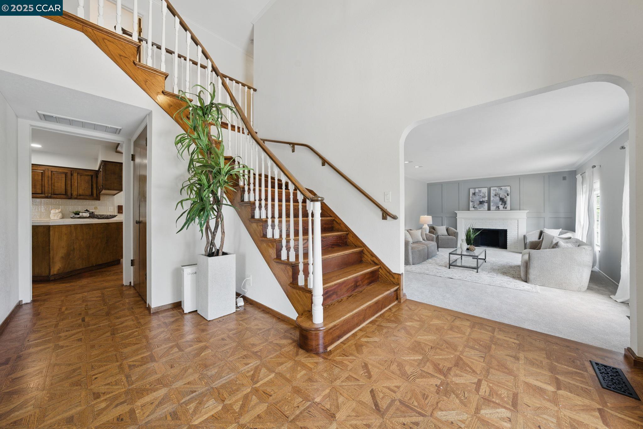 Detail Gallery Image 10 of 60 For 3938 Los Arabis Dr, Lafayette,  CA 94549 - 4 Beds | 4 Baths