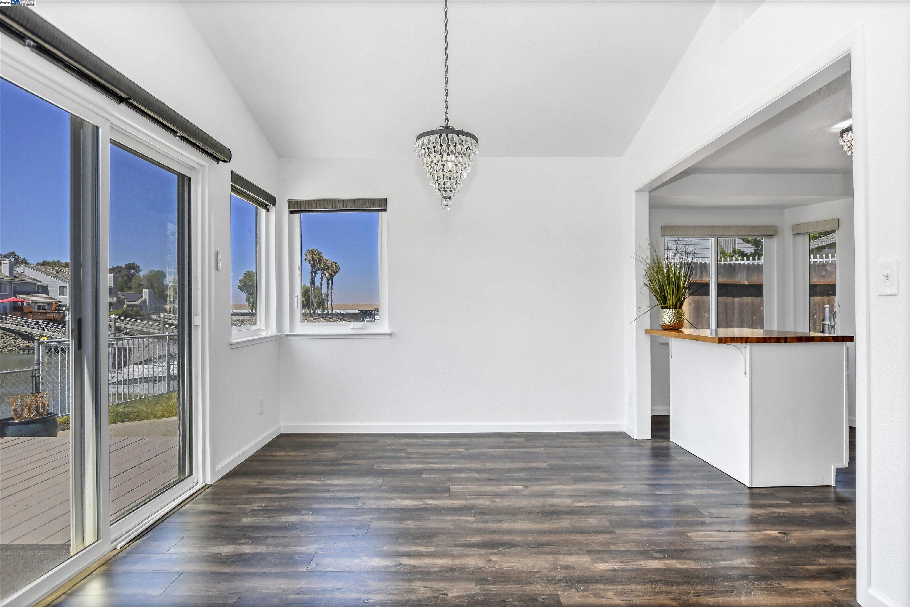 Detail Gallery Image 16 of 31 For 218 Pelican Loop, Pittsburg,  CA 94565 - 3 Beds | 2 Baths