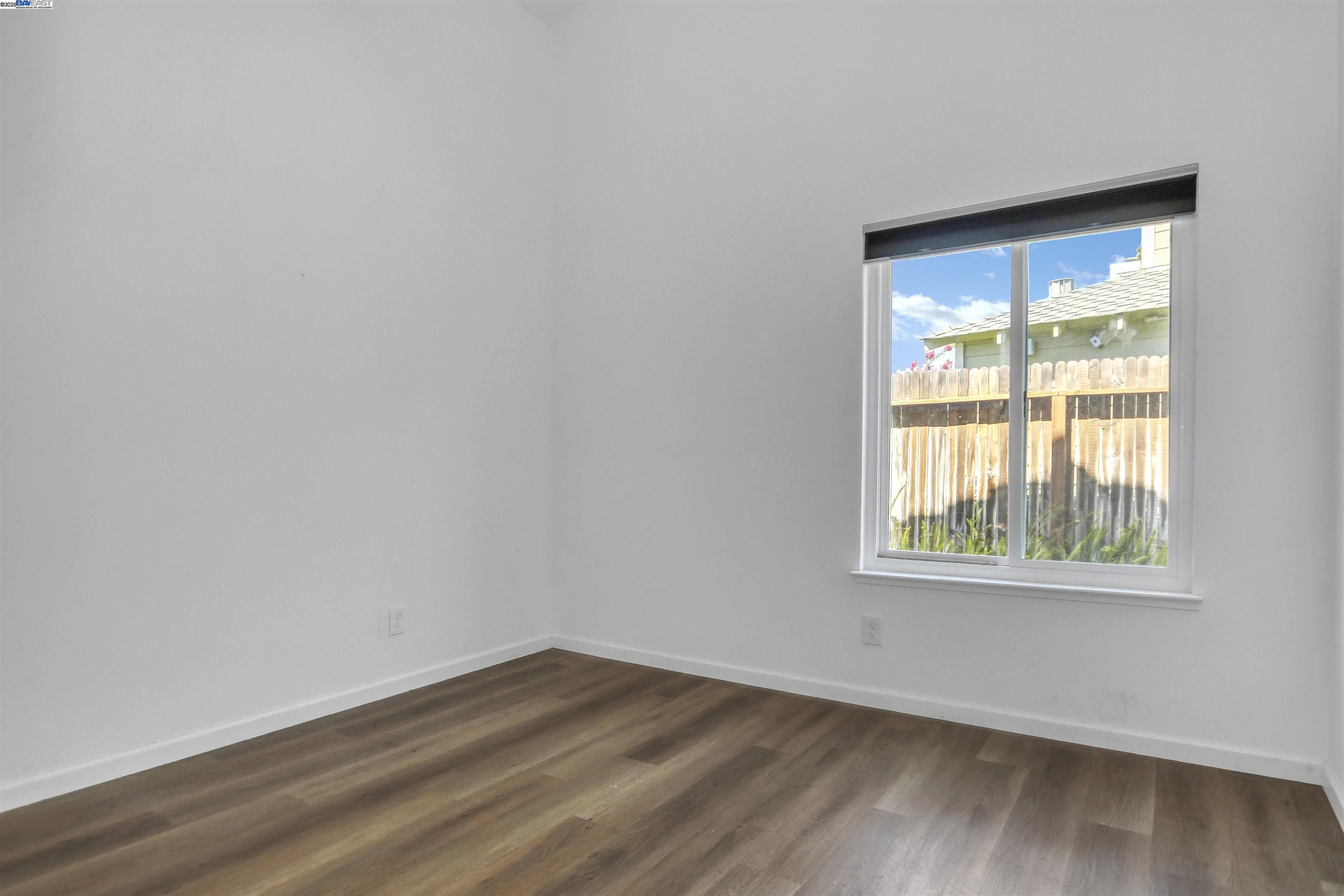 Detail Gallery Image 25 of 31 For 218 Pelican Loop, Pittsburg,  CA 94565 - 3 Beds | 2 Baths