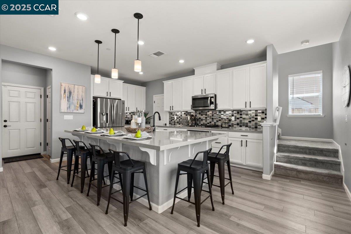 Detail Gallery Image 15 of 46 For 405 Avanti Way, Oakley,  CA 94561 - 4 Beds | 3 Baths