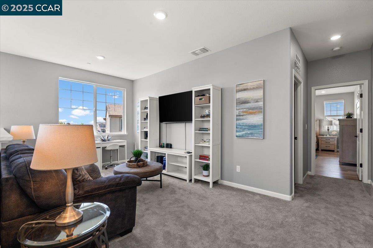 Detail Gallery Image 16 of 46 For 405 Avanti Way, Oakley,  CA 94561 - 4 Beds | 3 Baths