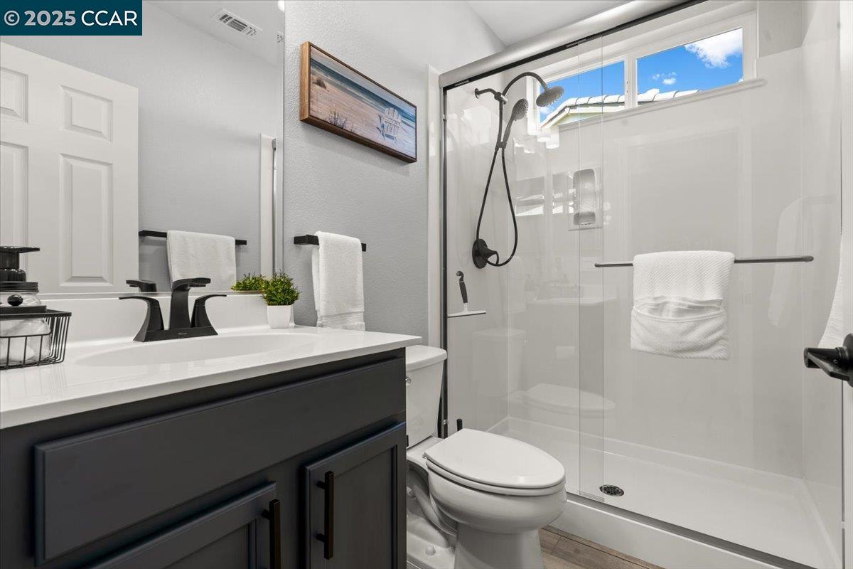 Detail Gallery Image 5 of 46 For 405 Avanti Way, Oakley,  CA 94561 - 4 Beds | 3 Baths