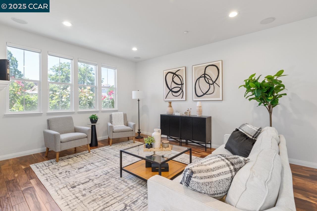Detail Gallery Image 2 of 44 For 605 Laugenour Dr, Woodland,  CA 95776 - 3 Beds | 2 Baths