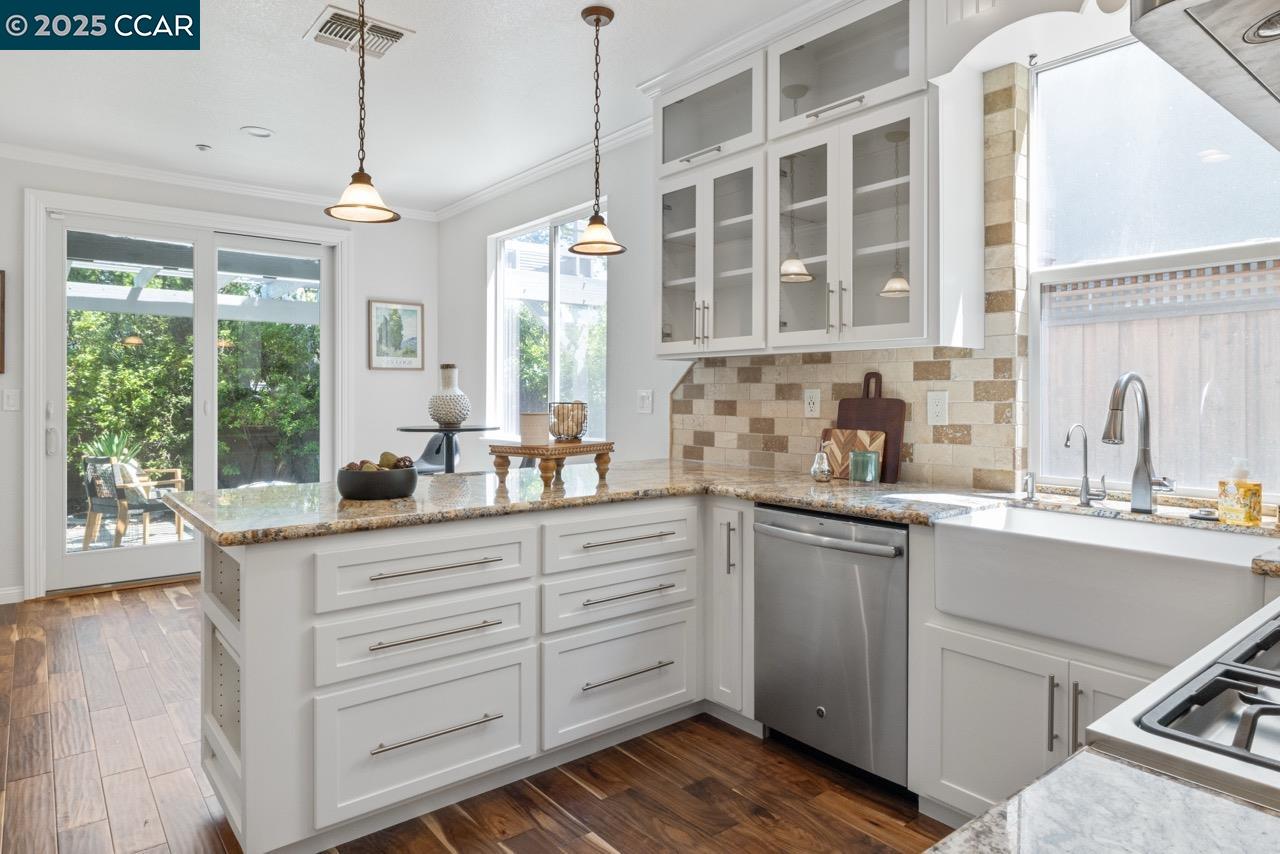 Detail Gallery Image 12 of 44 For 605 Laugenour Dr, Woodland,  CA 95776 - 3 Beds | 2 Baths