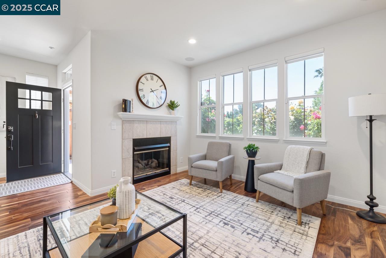 Detail Gallery Image 4 of 44 For 605 Laugenour Dr, Woodland,  CA 95776 - 3 Beds | 2 Baths