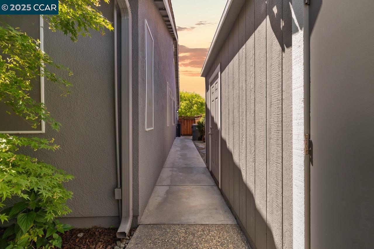 Detail Gallery Image 33 of 44 For 605 Laugenour Dr, Woodland,  CA 95776 - 3 Beds | 2 Baths