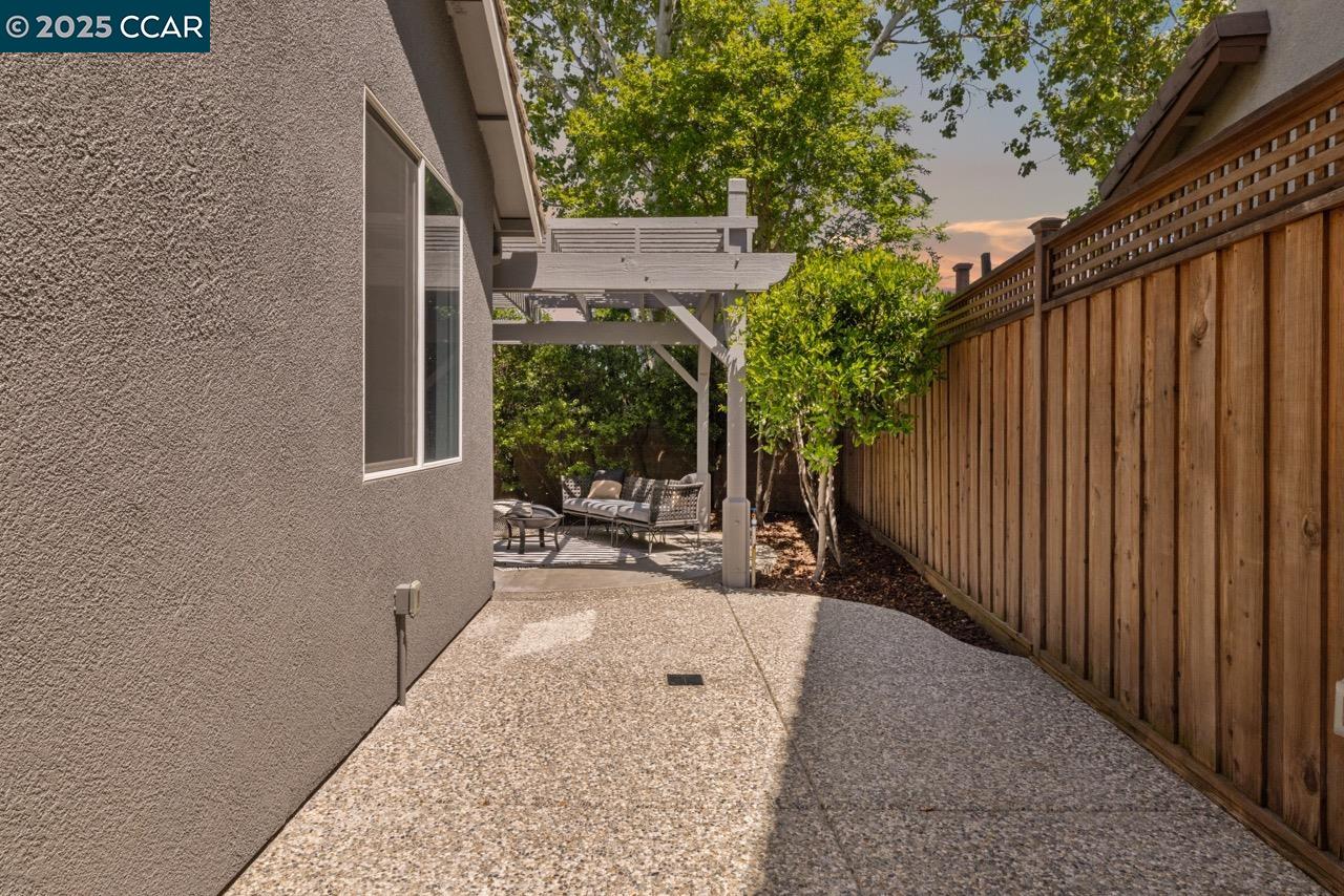 Detail Gallery Image 37 of 44 For 605 Laugenour Dr, Woodland,  CA 95776 - 3 Beds | 2 Baths