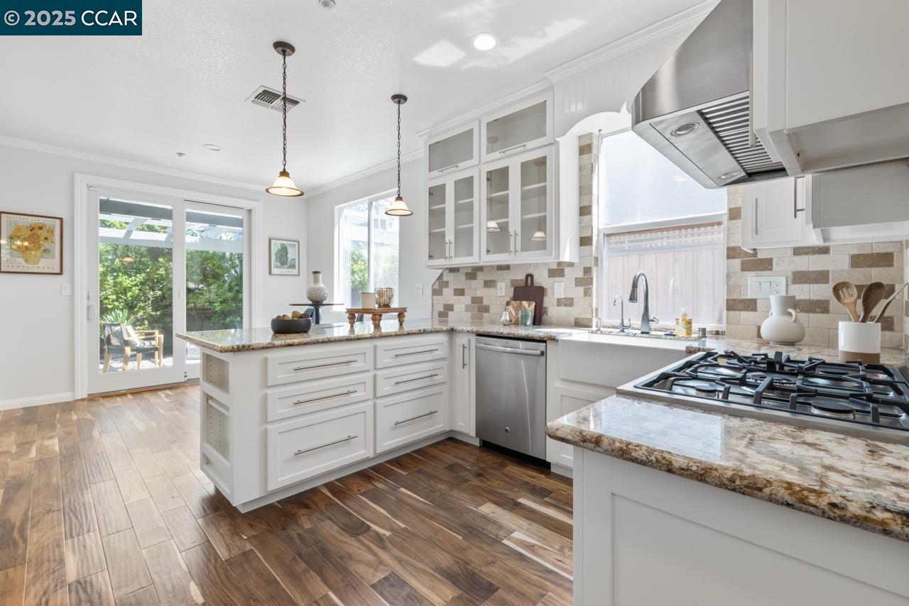 Detail Gallery Image 8 of 44 For 605 Laugenour Dr, Woodland,  CA 95776 - 3 Beds | 2 Baths