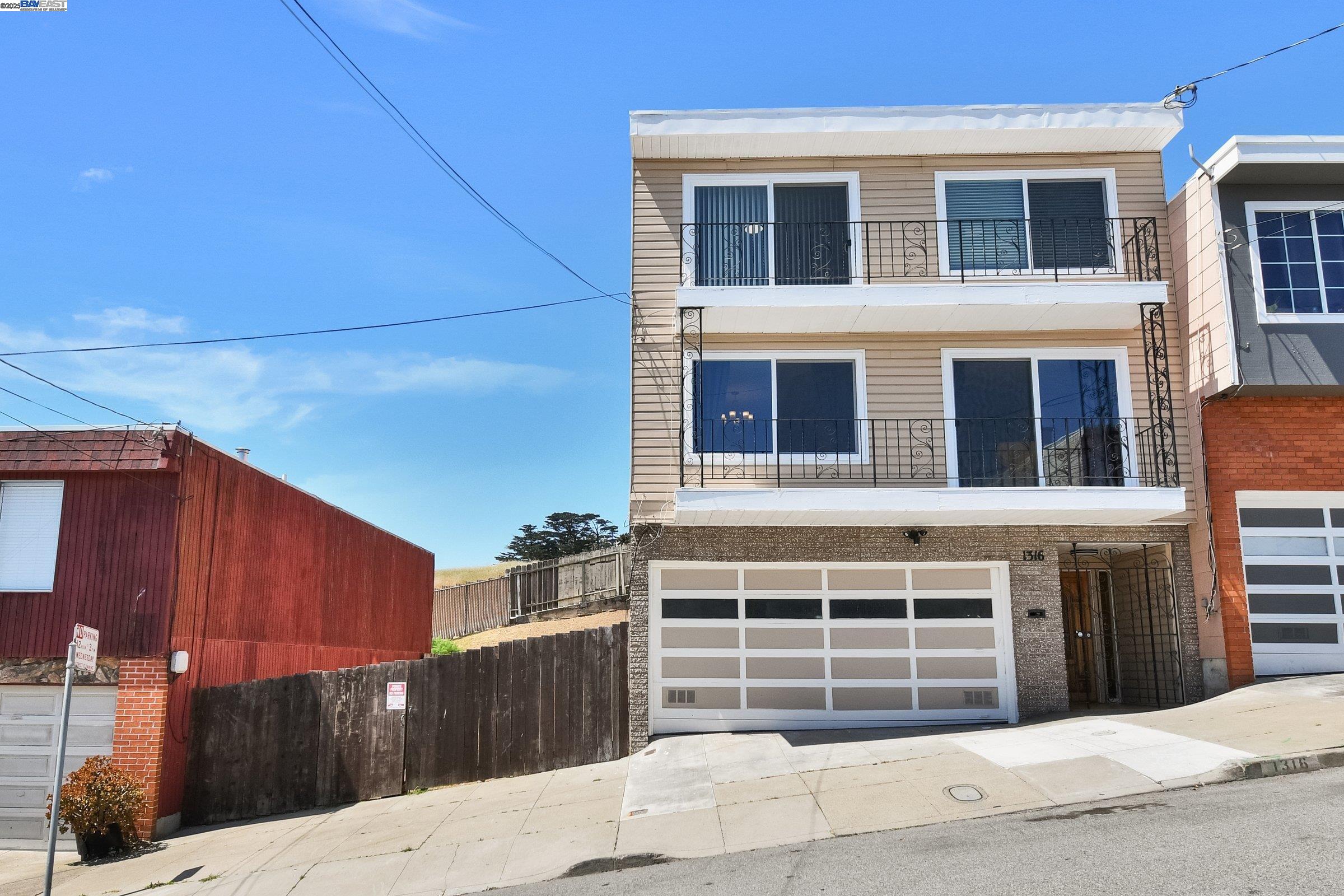Detail Gallery Image 1 of 39 For 1316 Bowdoin St, San Francisco,  CA 94134 - 5 Beds | 2/1 Baths