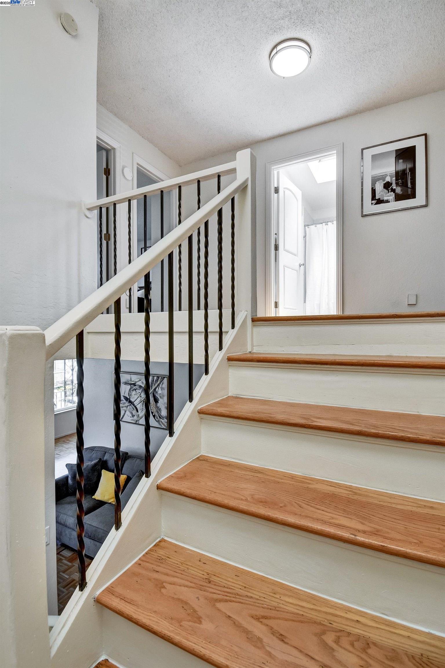 Detail Gallery Image 18 of 39 For 1316 Bowdoin St, San Francisco,  CA 94134 - 5 Beds | 2/1 Baths