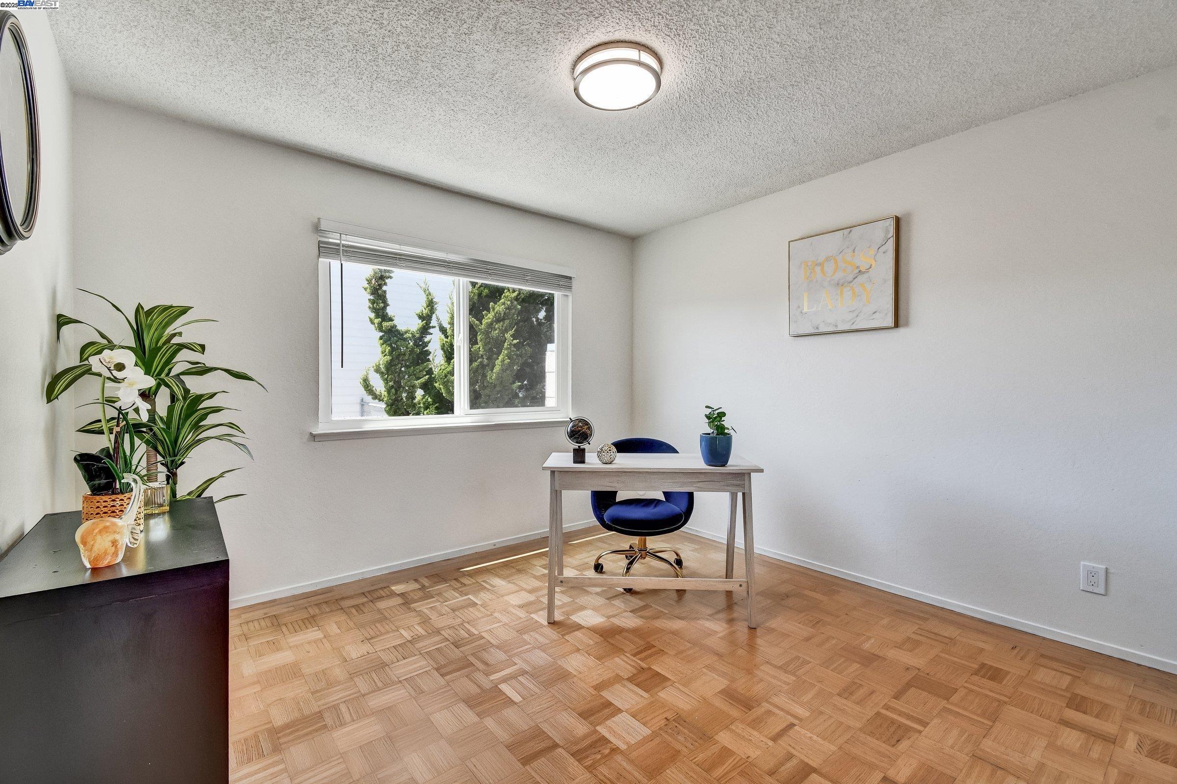Detail Gallery Image 21 of 39 For 1316 Bowdoin St, San Francisco,  CA 94134 - 5 Beds | 2/1 Baths