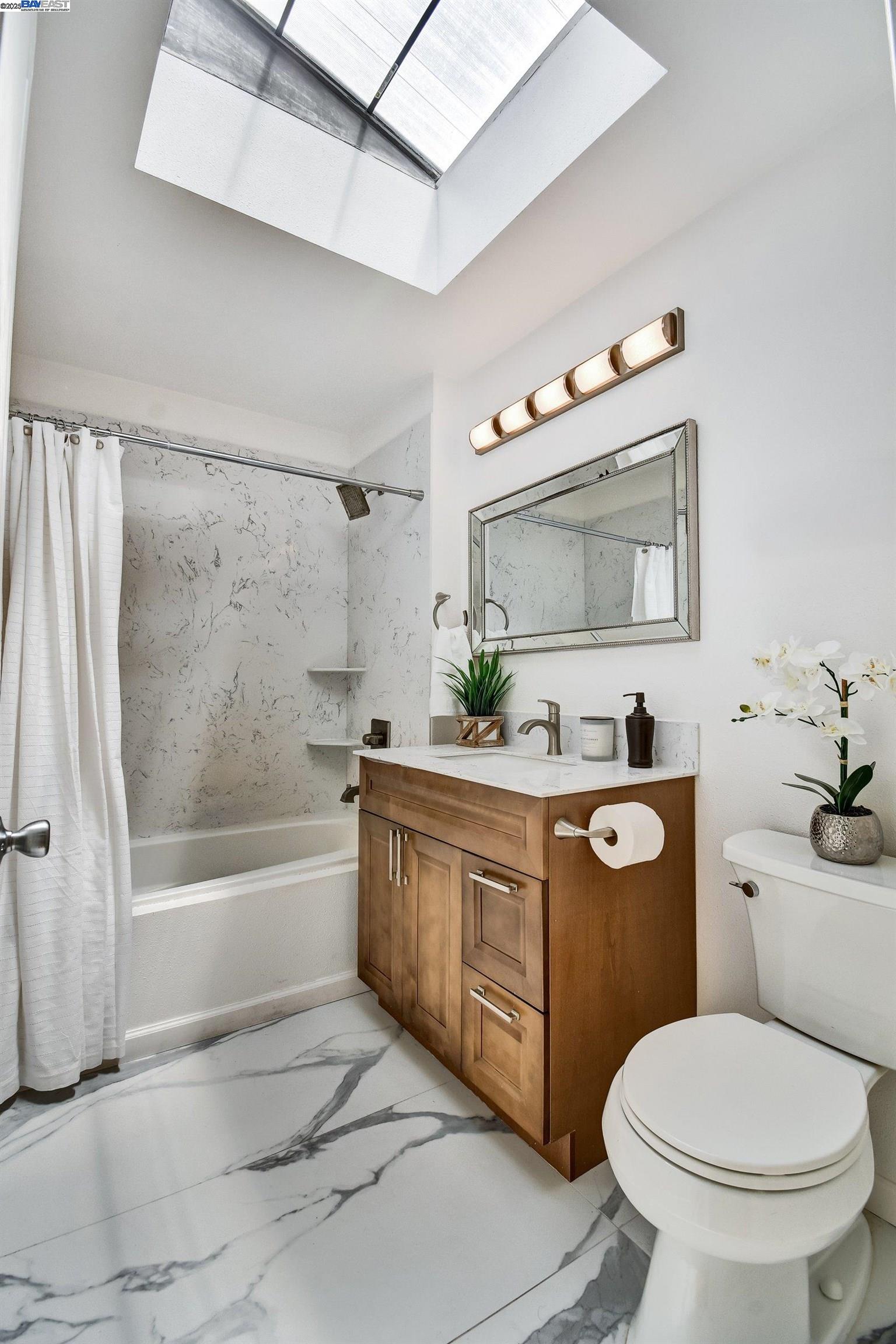 Detail Gallery Image 24 of 39 For 1316 Bowdoin St, San Francisco,  CA 94134 - 5 Beds | 2/1 Baths