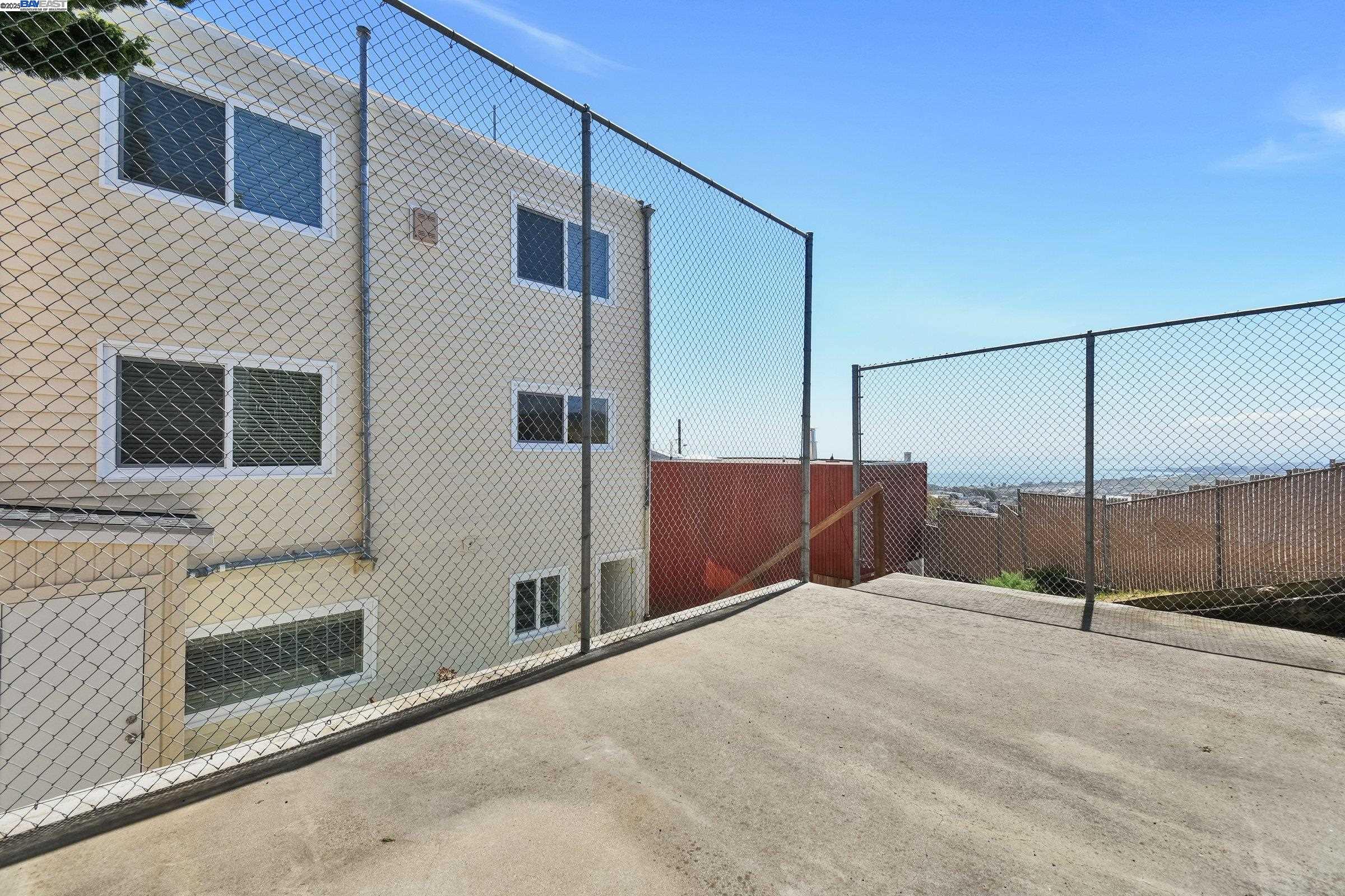 Detail Gallery Image 30 of 39 For 1316 Bowdoin St, San Francisco,  CA 94134 - 5 Beds | 2/1 Baths
