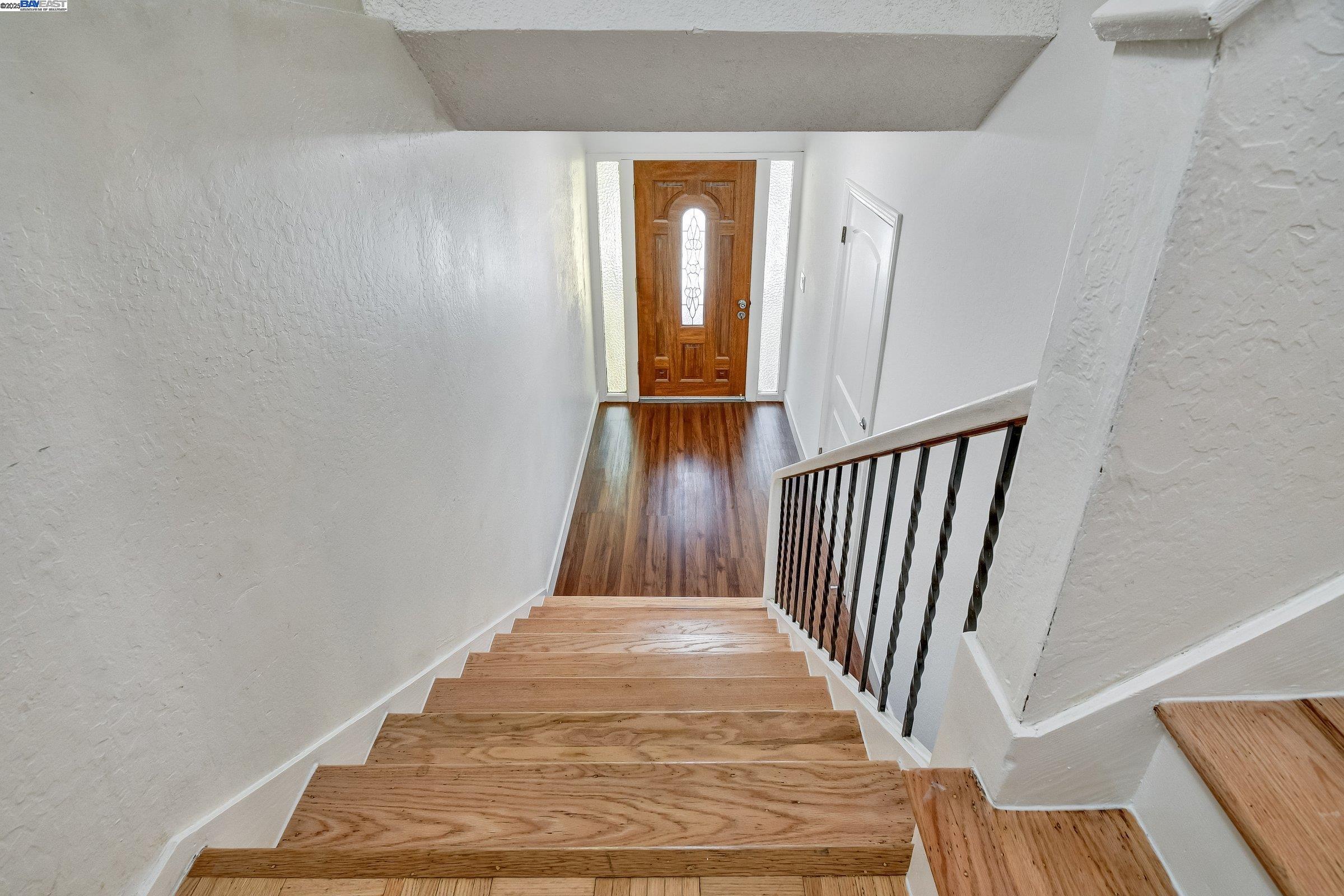 Detail Gallery Image 7 of 39 For 1316 Bowdoin St, San Francisco,  CA 94134 - 5 Beds | 2/1 Baths