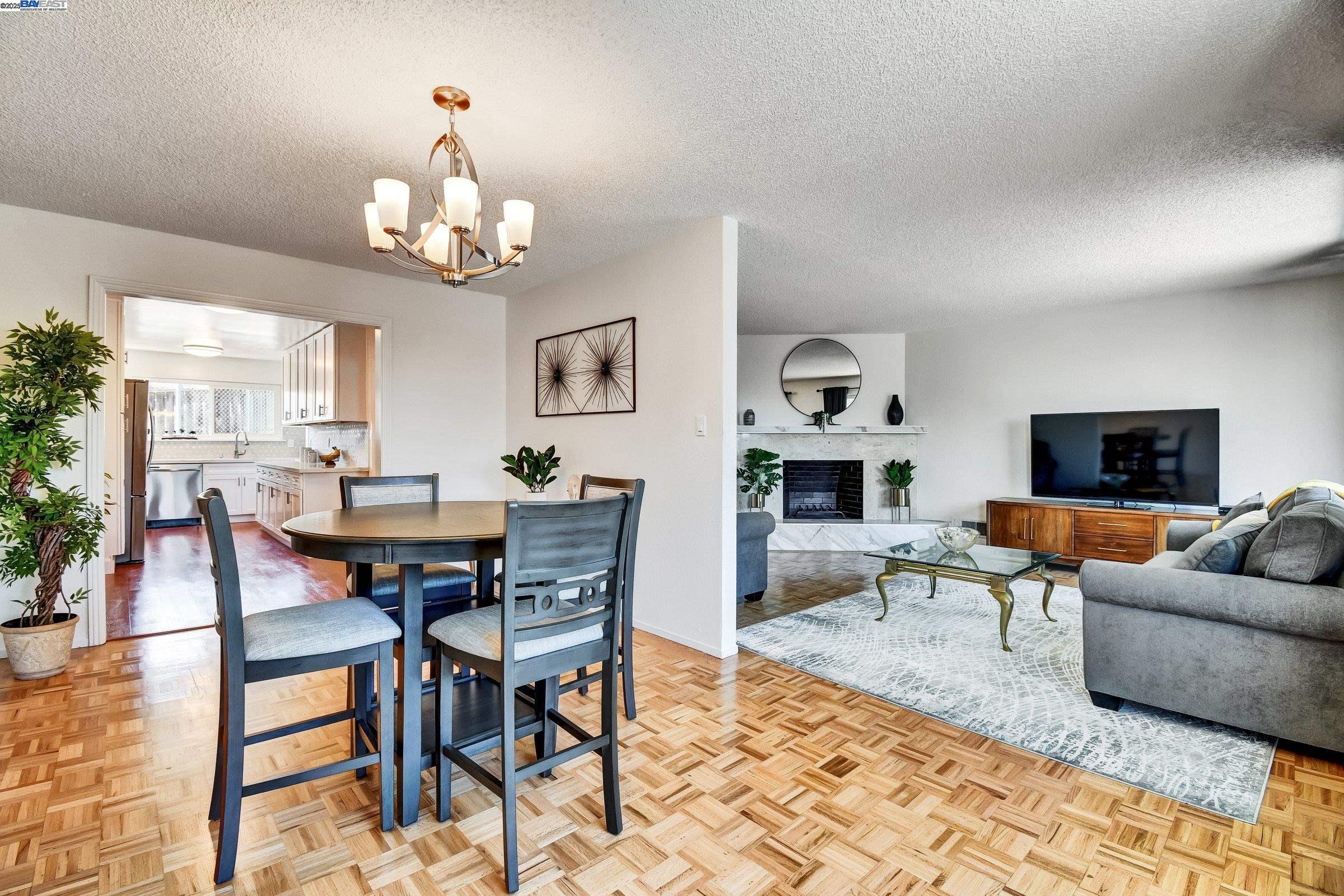 Detail Gallery Image 10 of 39 For 1316 Bowdoin St, San Francisco,  CA 94134 - 5 Beds | 2/1 Baths